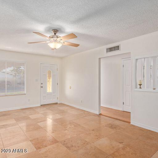 2317 E HAMPTON Avenue