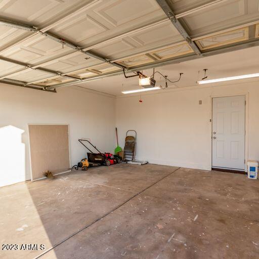 2317 E HAMPTON Avenue