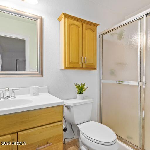 2317 E HAMPTON Avenue