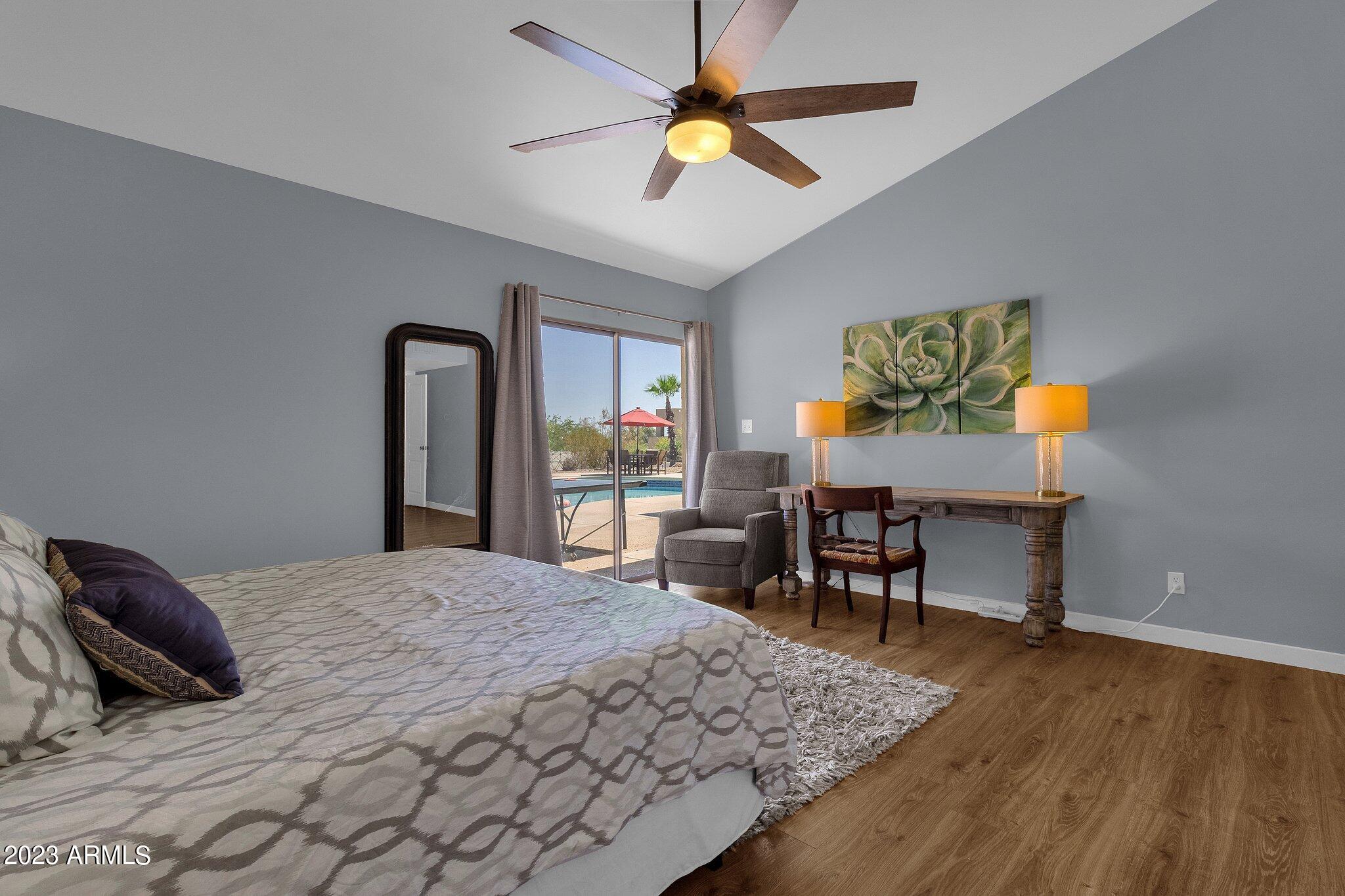 2303 E ORANGEWOOD Avenue