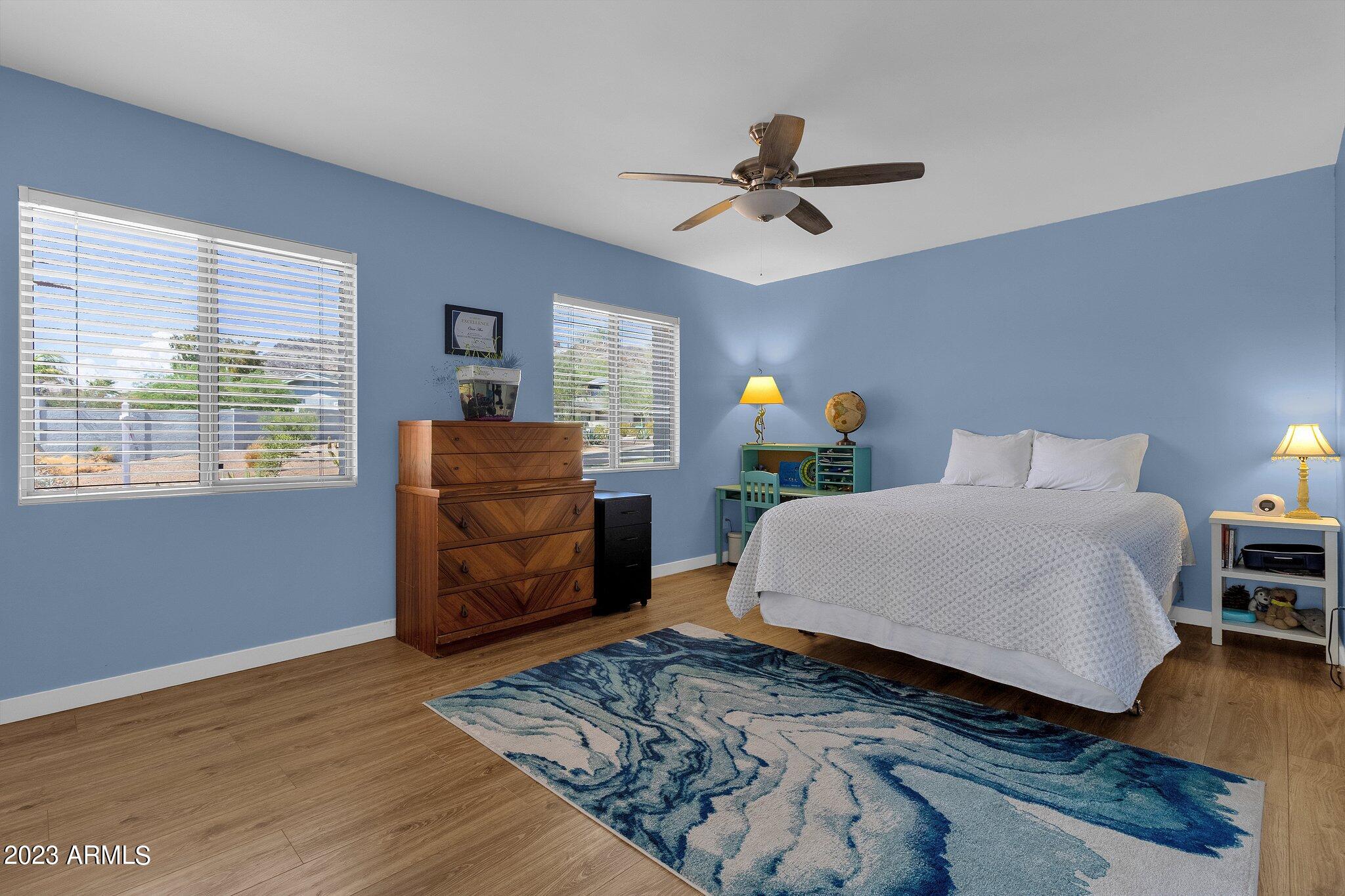 2303 E ORANGEWOOD Avenue