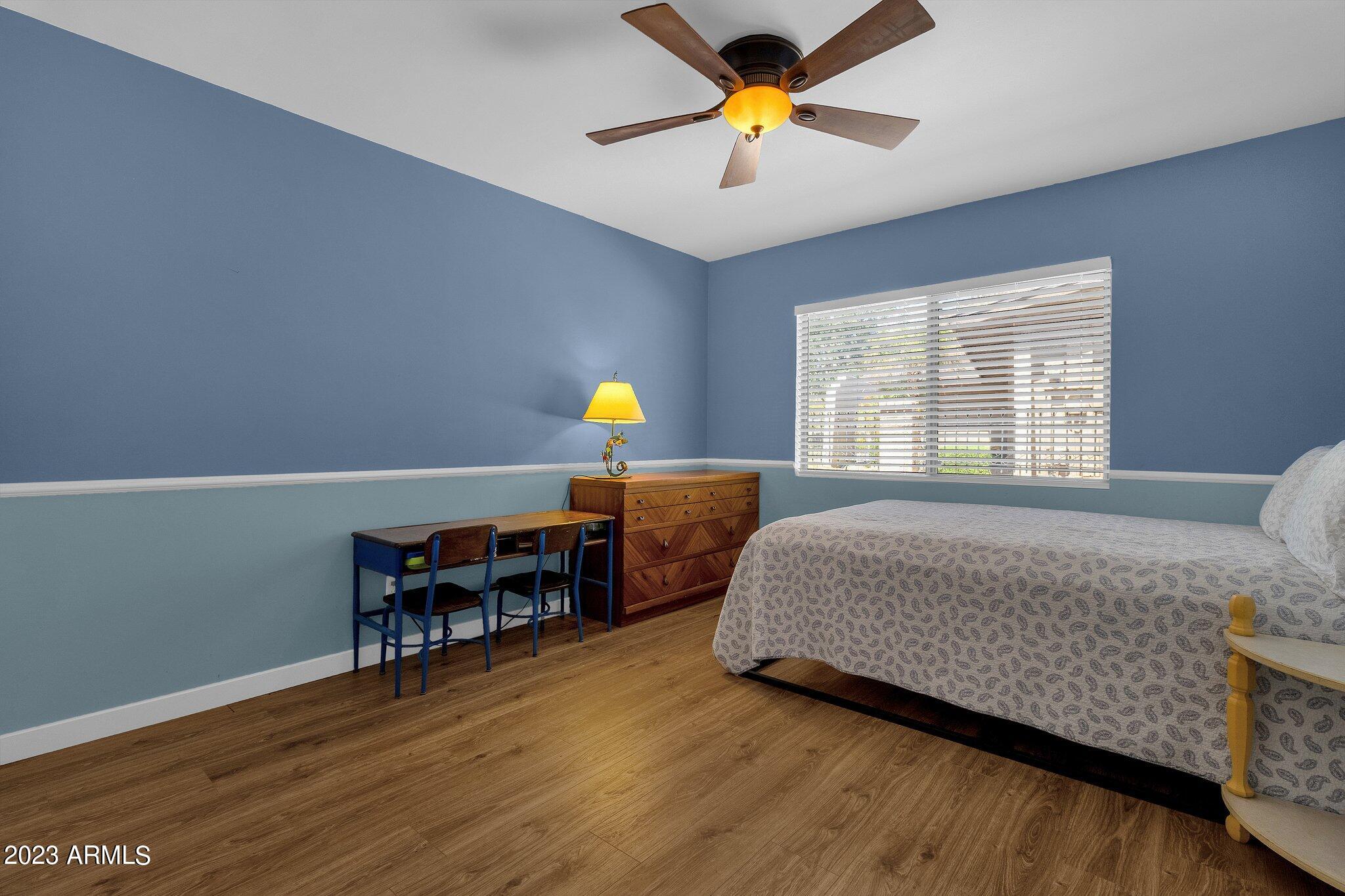 2303 E ORANGEWOOD Avenue