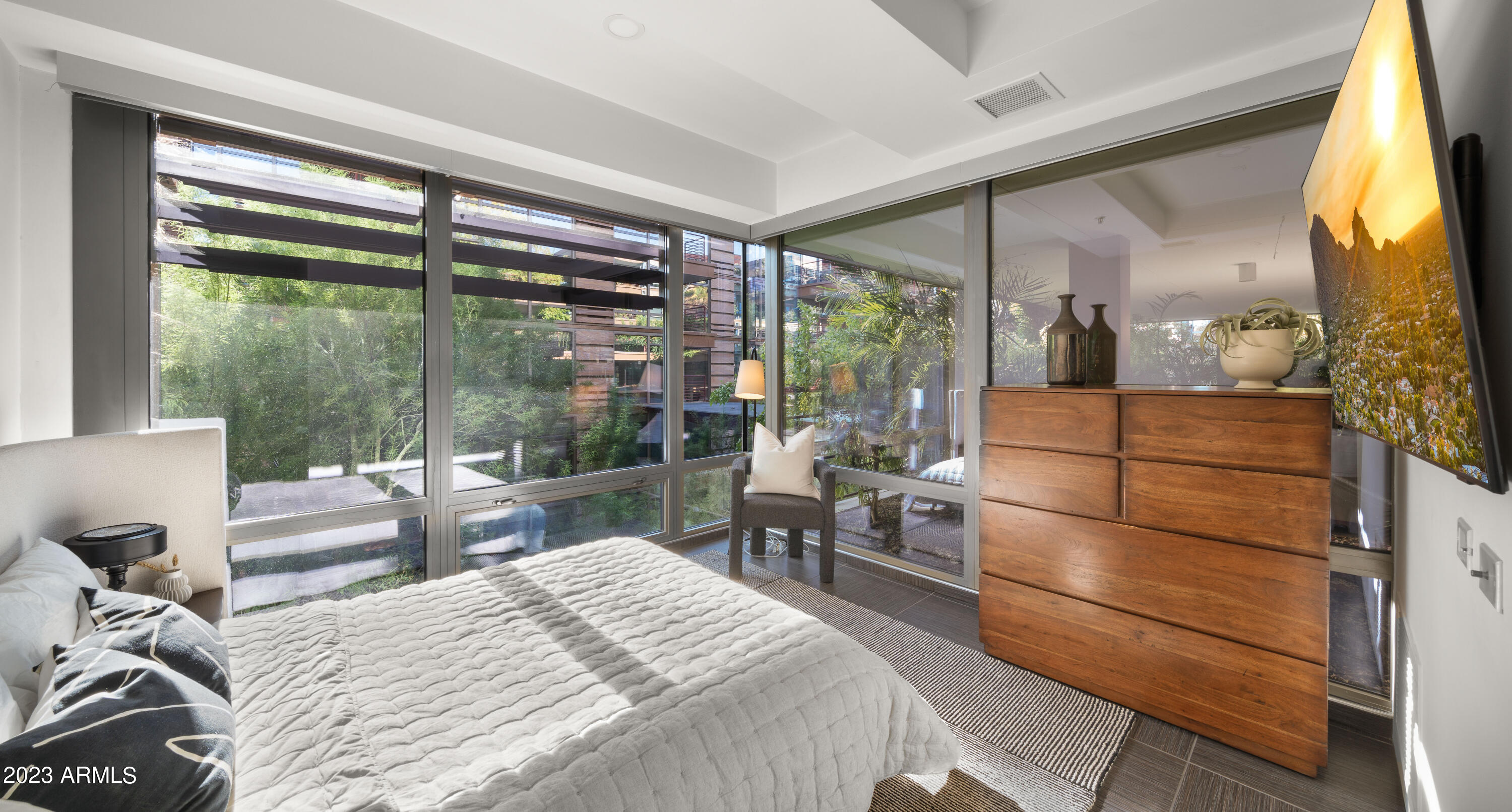 7137 E RANCHO VISTA Drive, 4006