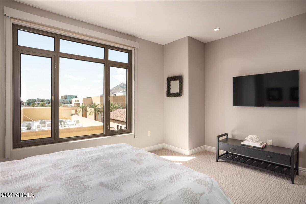7175 E CAMELBACK Road, 601