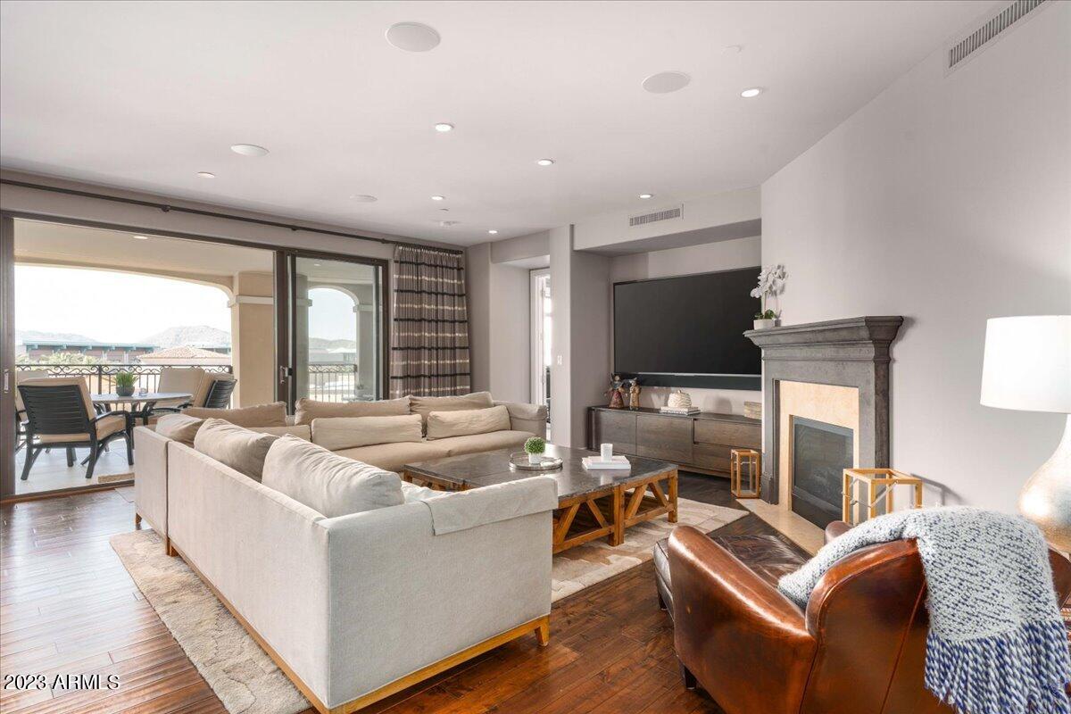7175 E CAMELBACK Road, 601