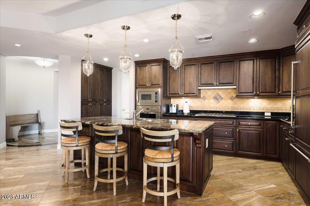 7175 E CAMELBACK Road, 601