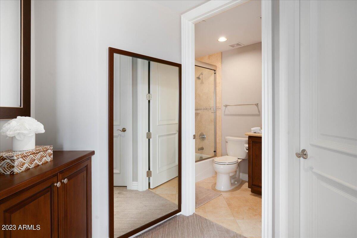 7175 E CAMELBACK Road, 601