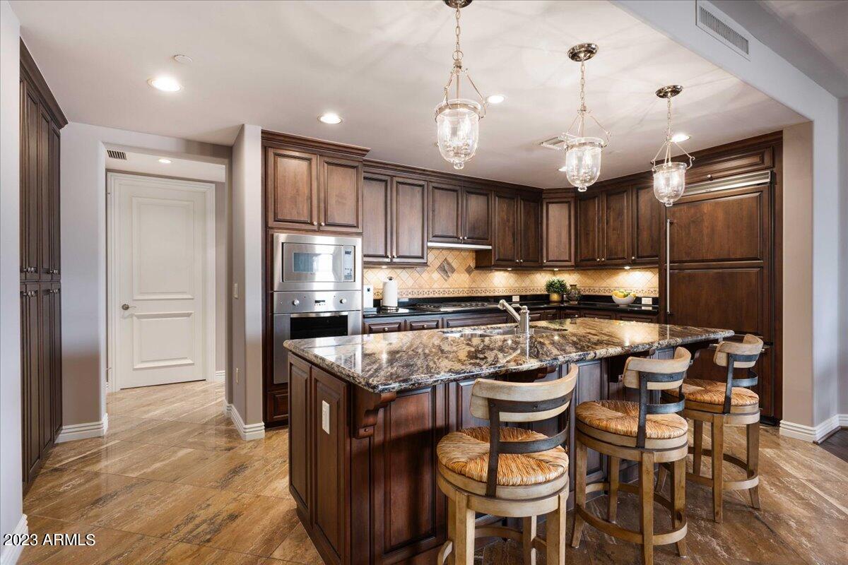 7175 E CAMELBACK Road, 601