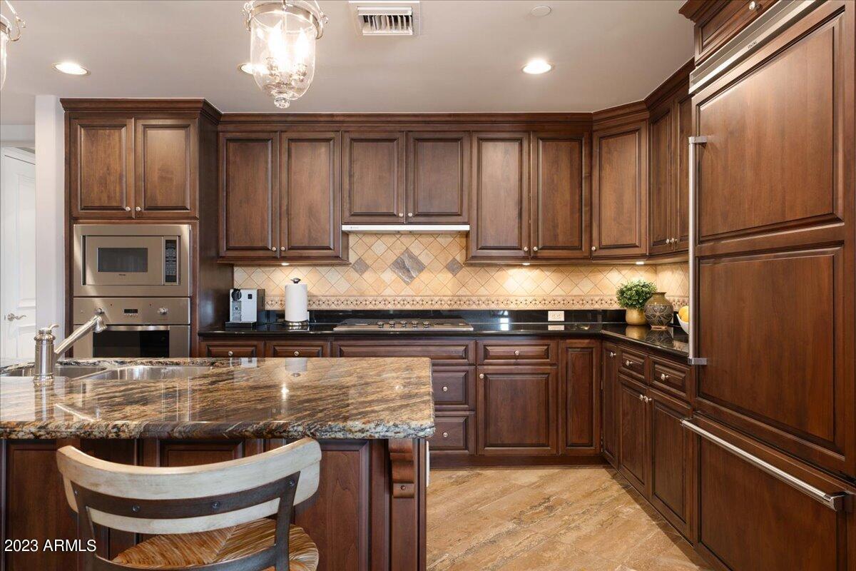 7175 E CAMELBACK Road, 601