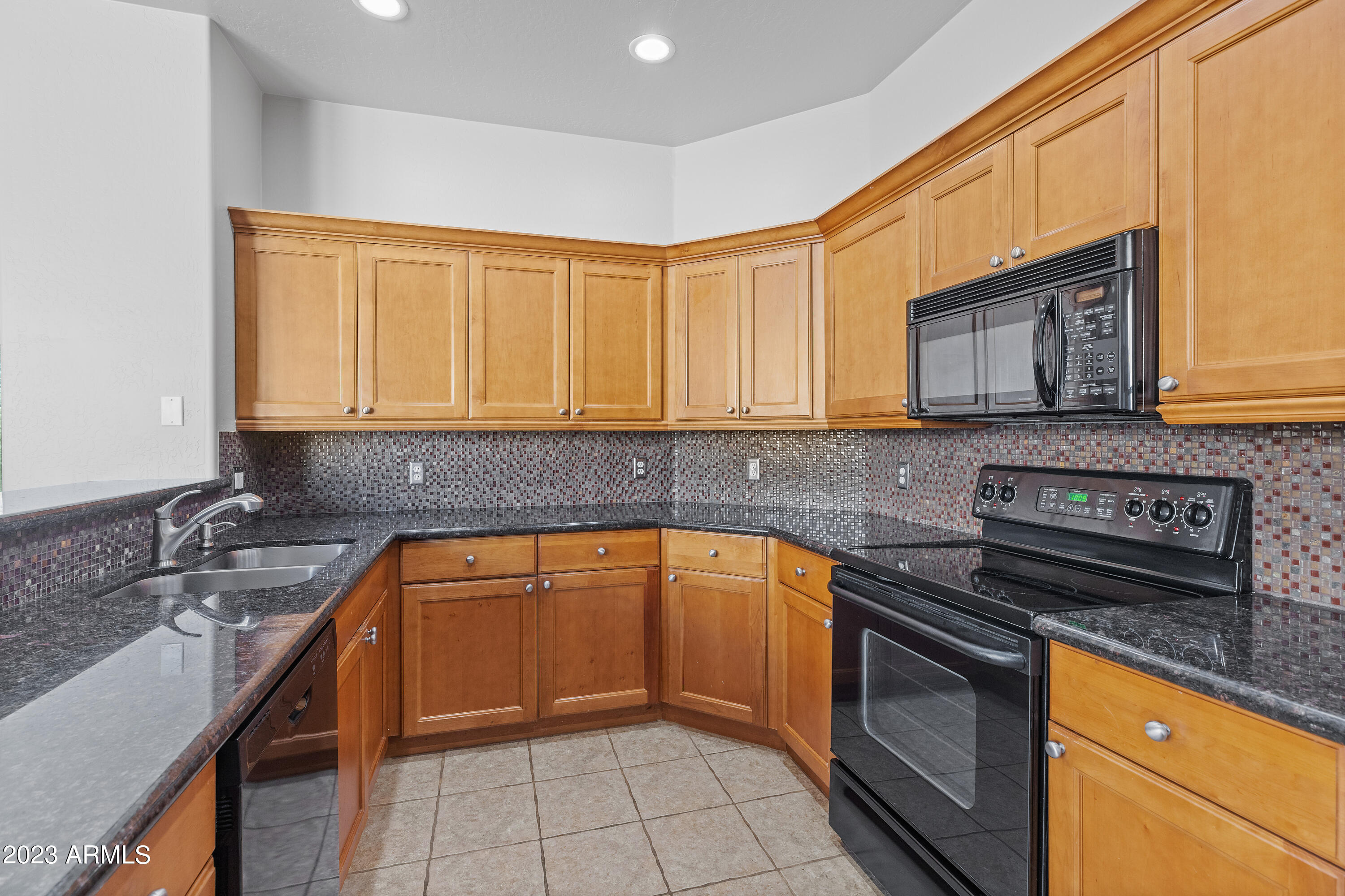 19475 N GRAYHAWK Drive, 2114