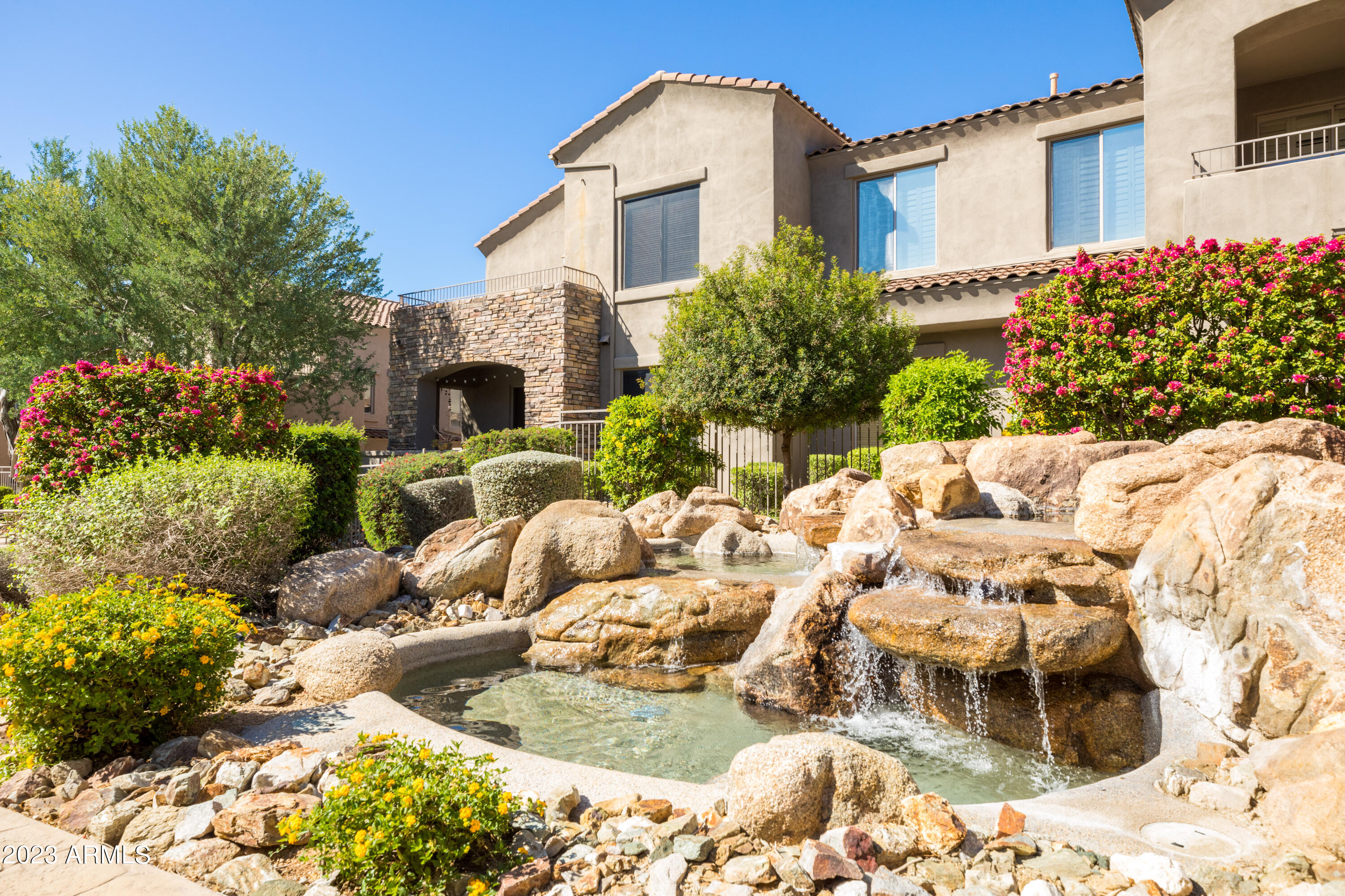 19475 N GRAYHAWK Drive, 2114