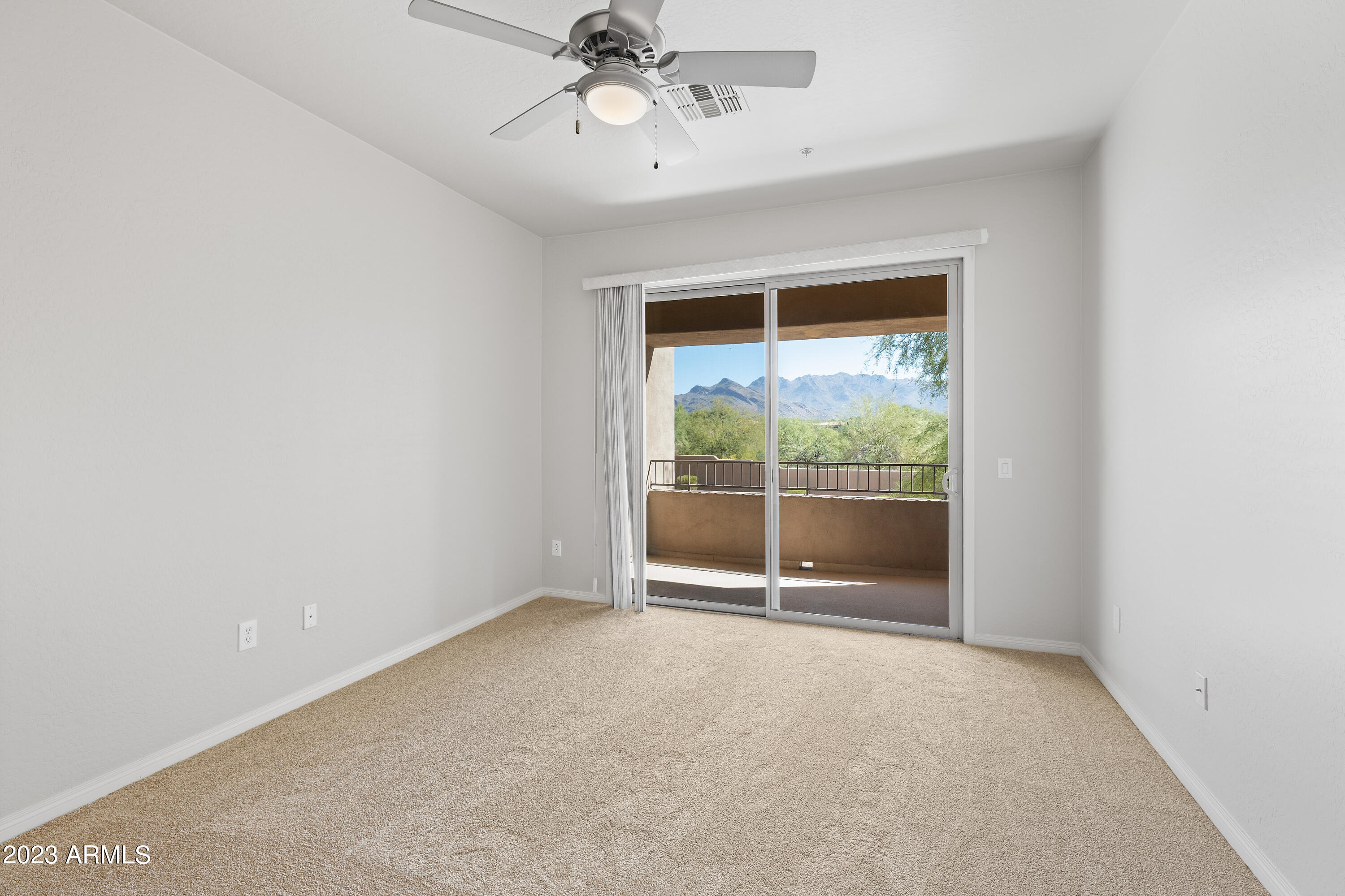 19475 N GRAYHAWK Drive, 2114