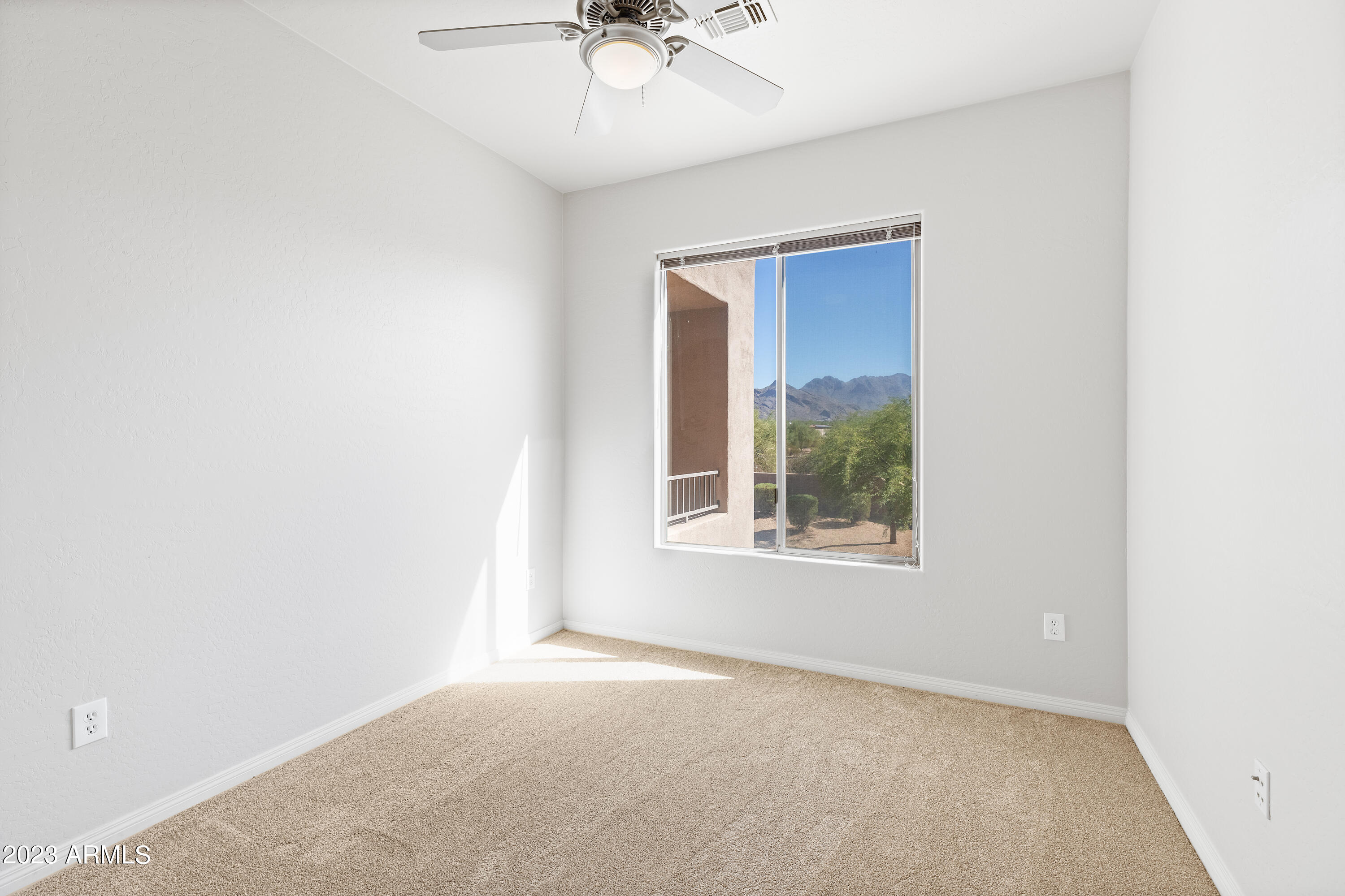 19475 N GRAYHAWK Drive, 2114