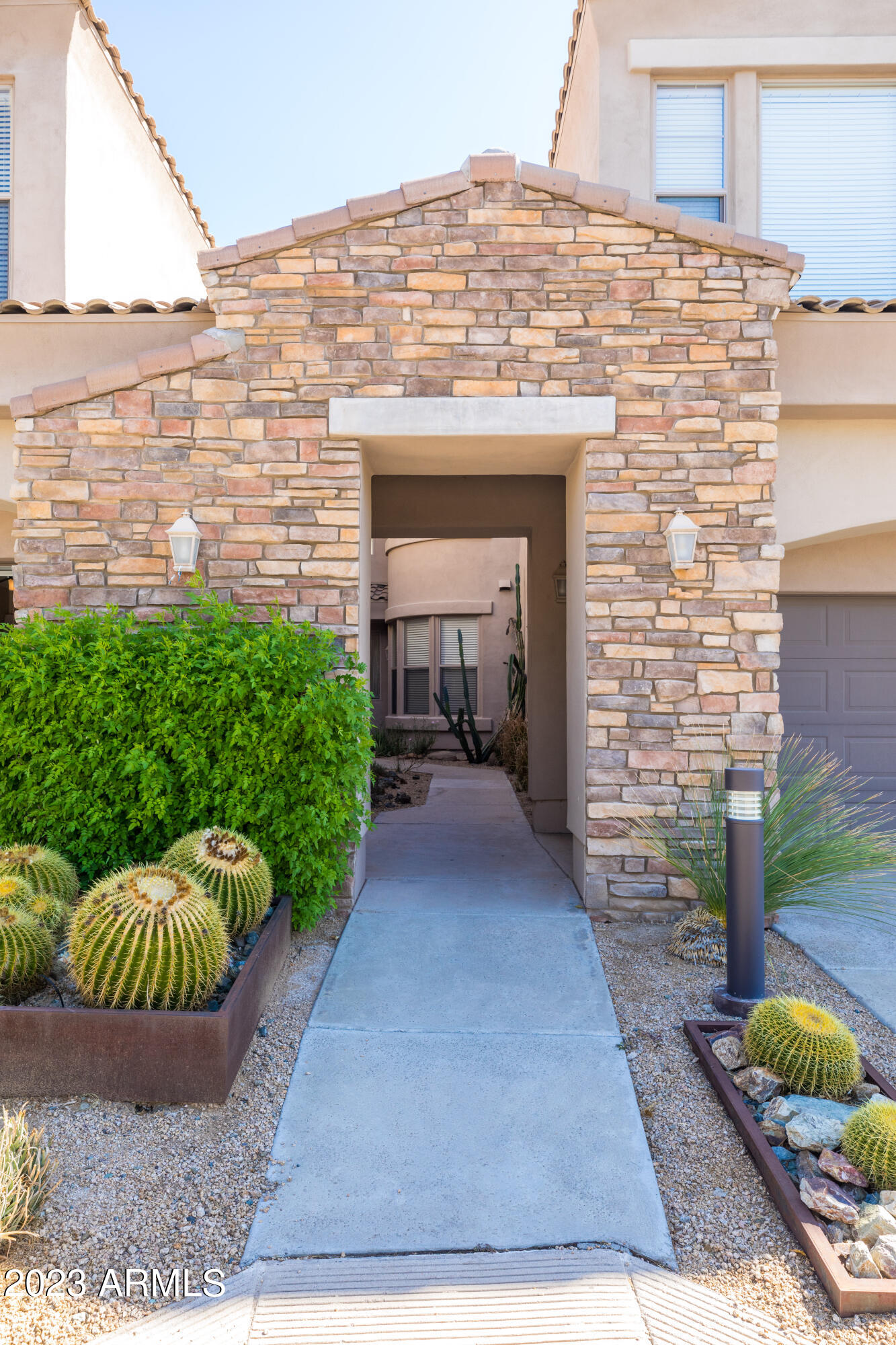 19475 N GRAYHAWK Drive, 2114
