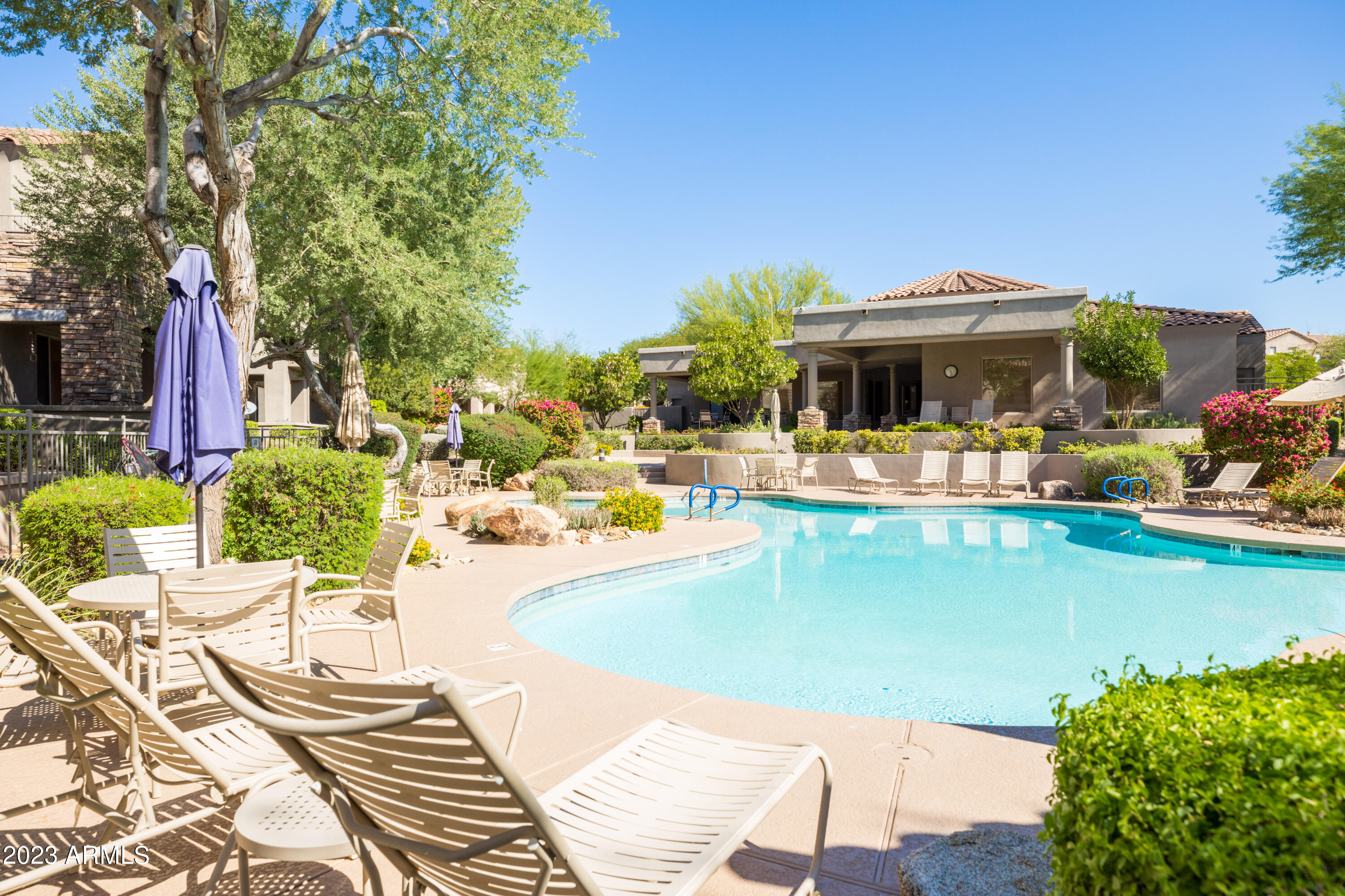 19475 N GRAYHAWK Drive, 2114