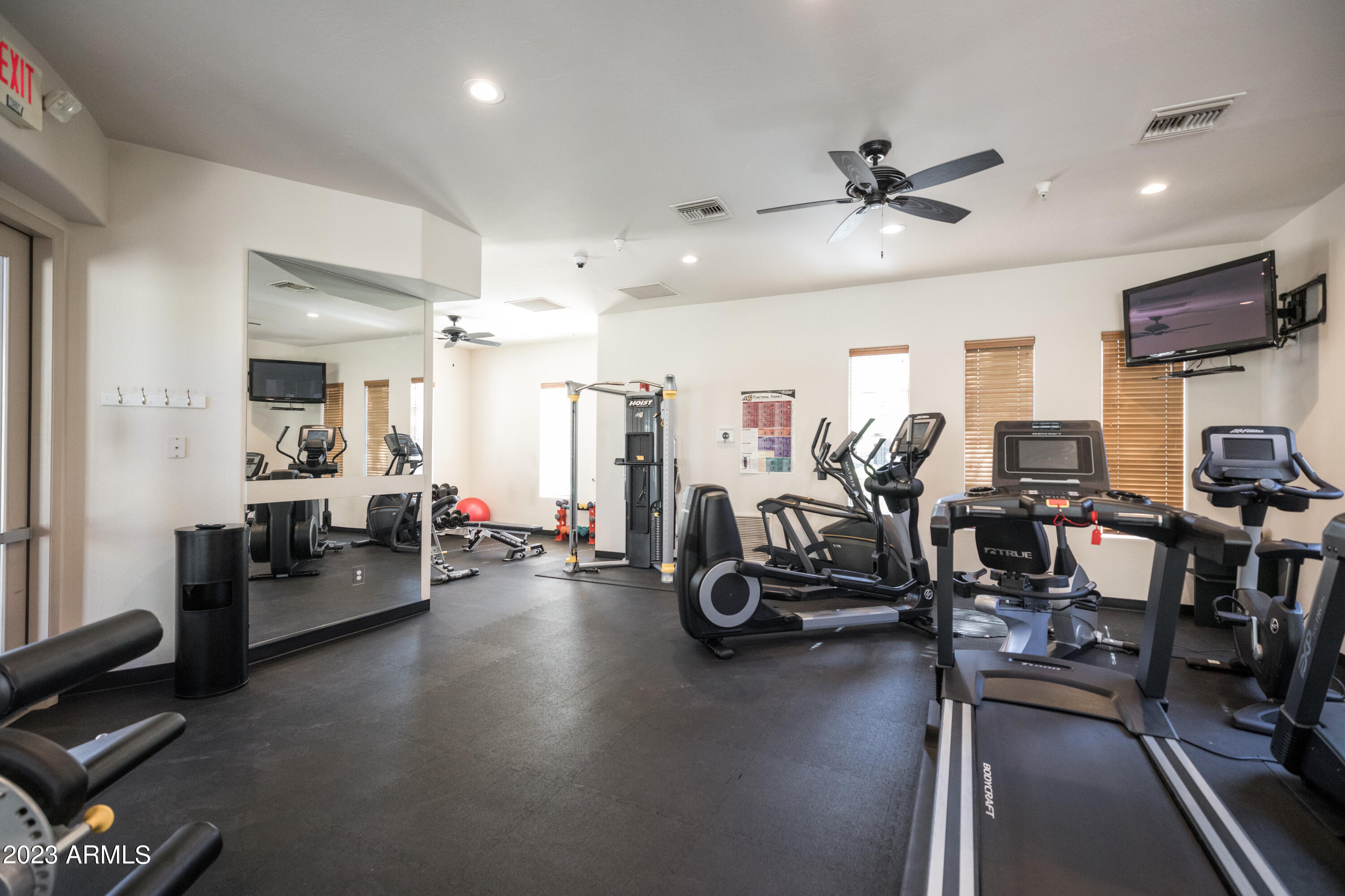 19475 N GRAYHAWK Drive, 2114