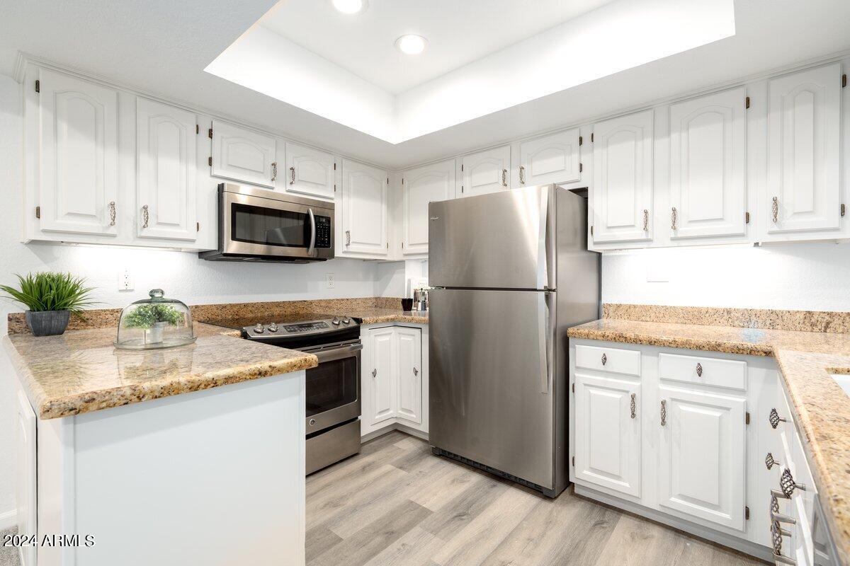 4200 N MILLER Road, 320