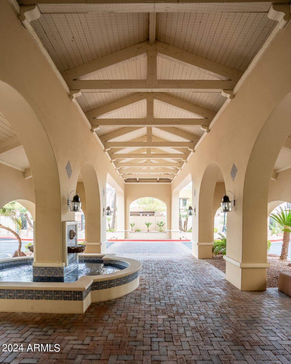 4200 N MILLER Road, 320