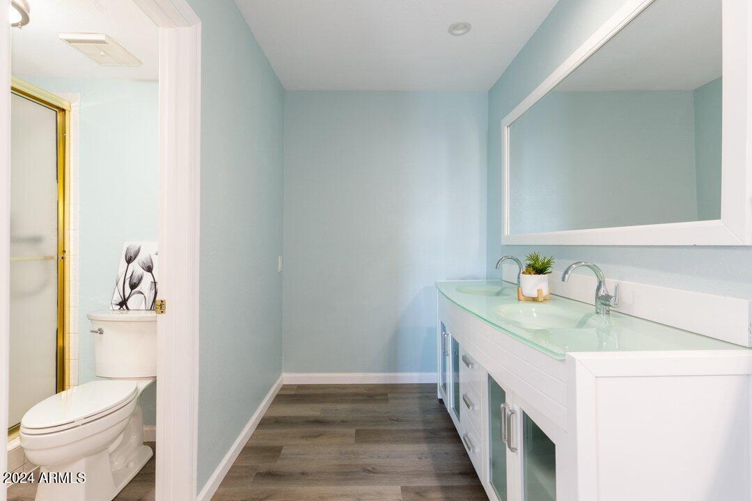 4200 N MILLER Road, 320