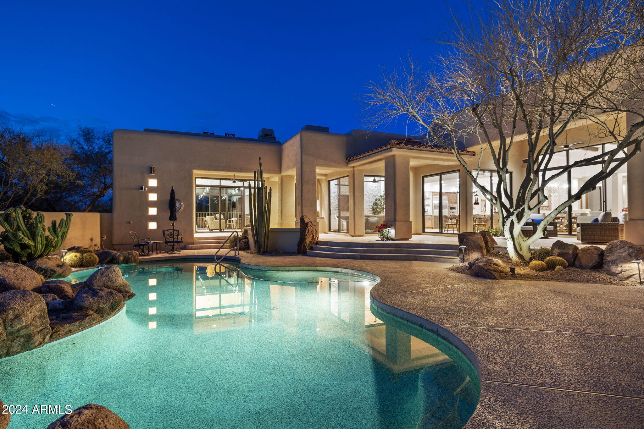 8300 E DIXILETA Drive SW, 206