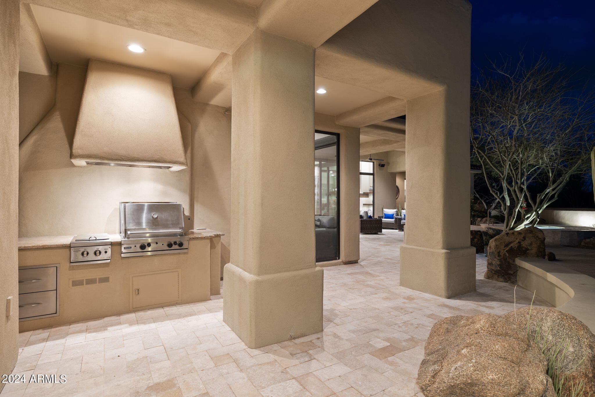8300 E DIXILETA Drive SW, 206