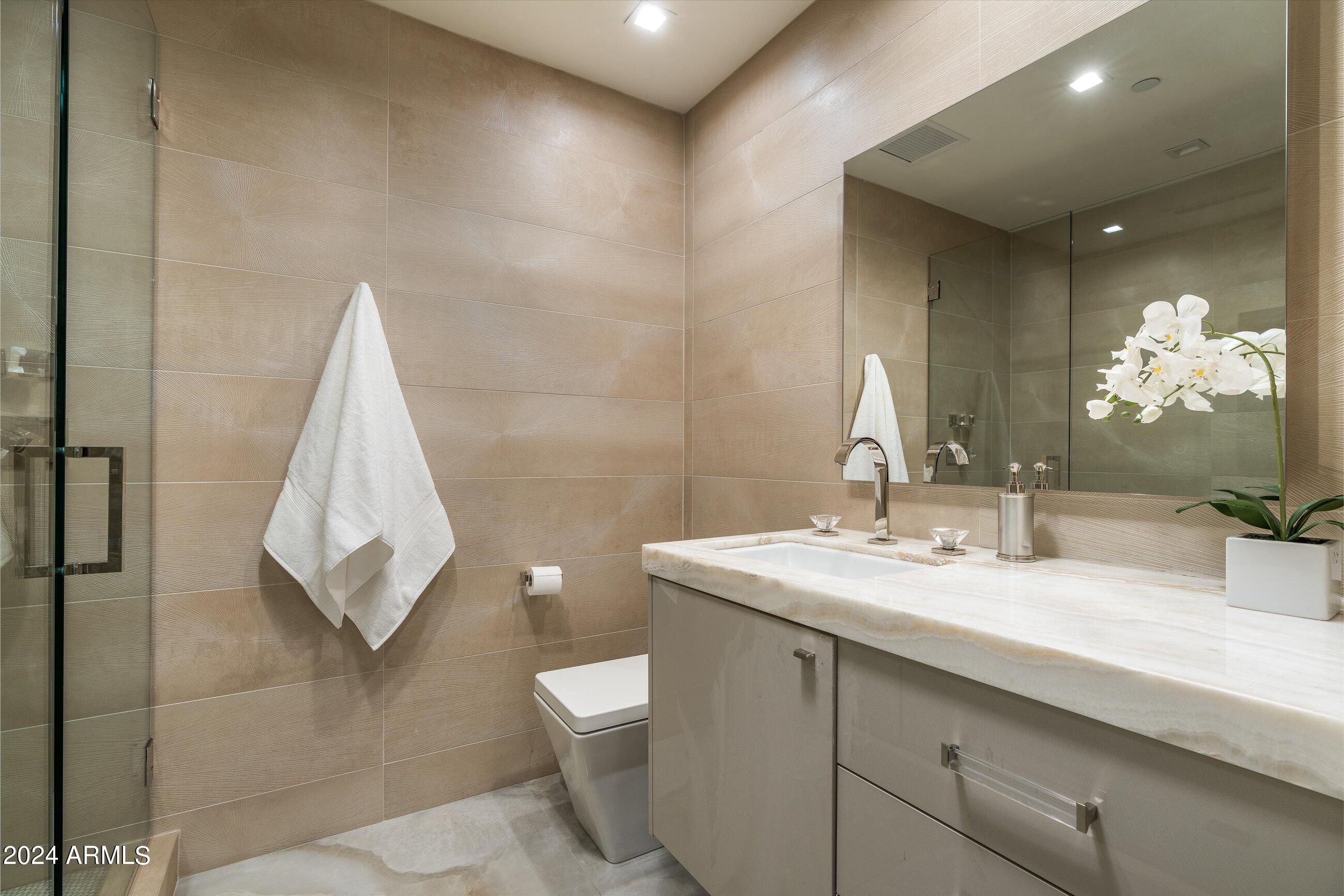 7175 E Camelback Road, 608