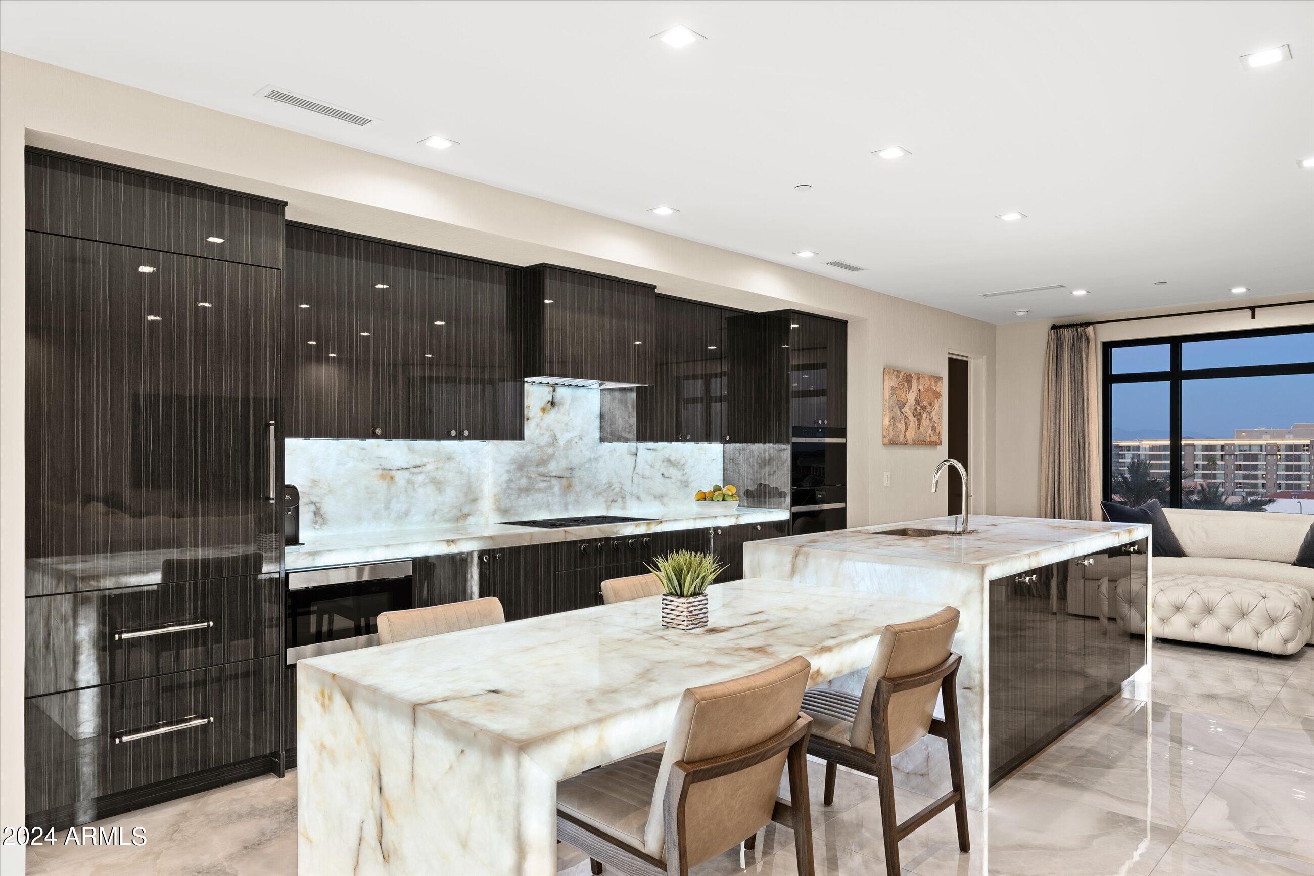 7175 E Camelback Road, 608