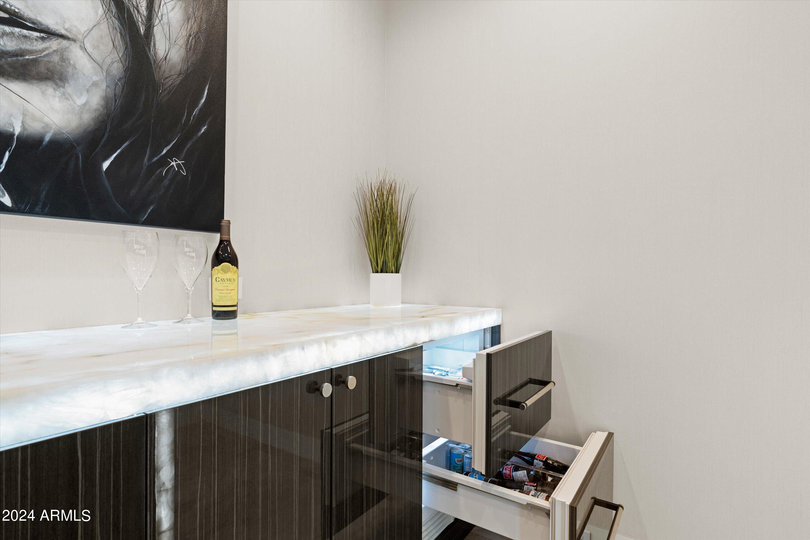 7175 E Camelback Road, 608
