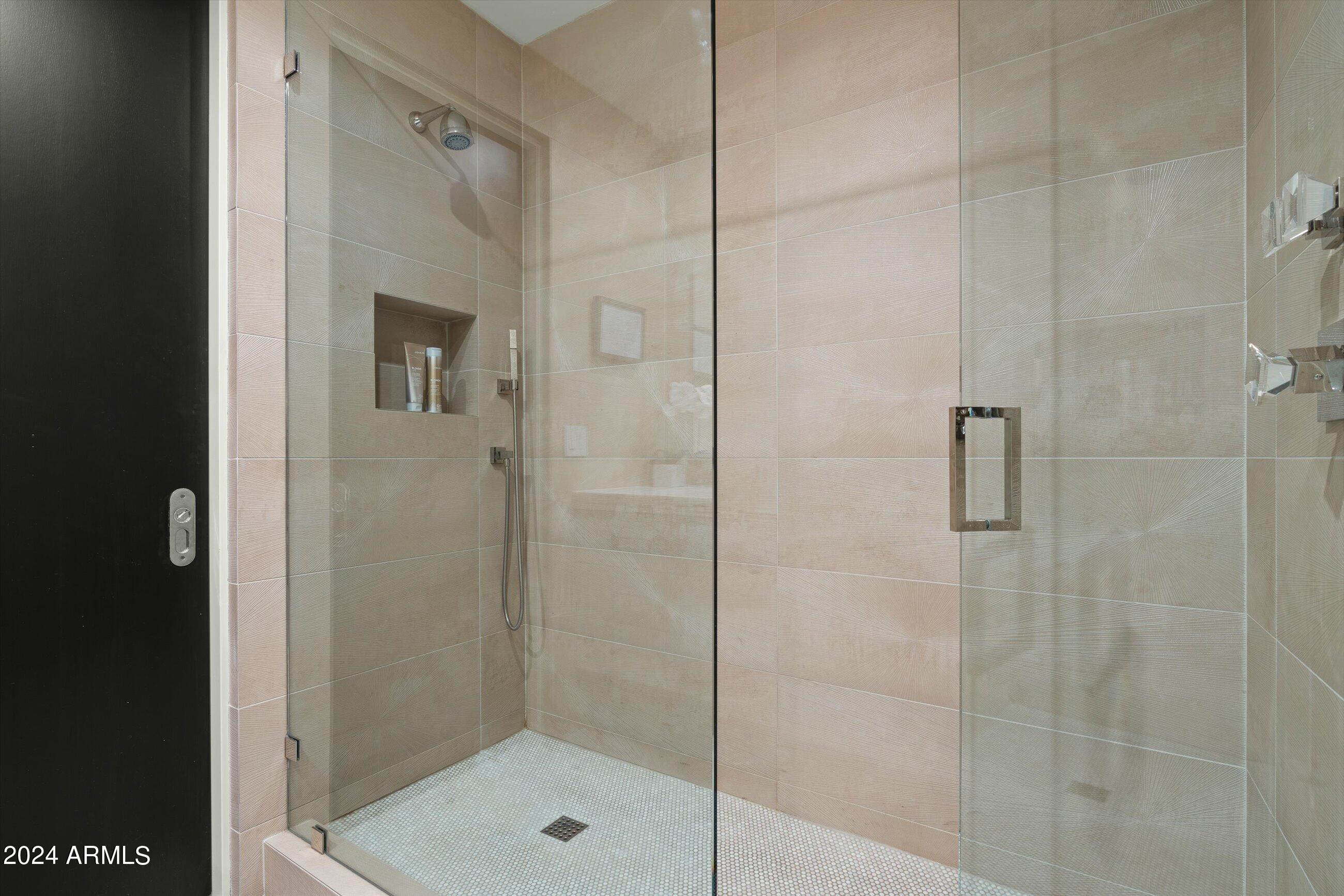 7175 E Camelback Road, 608