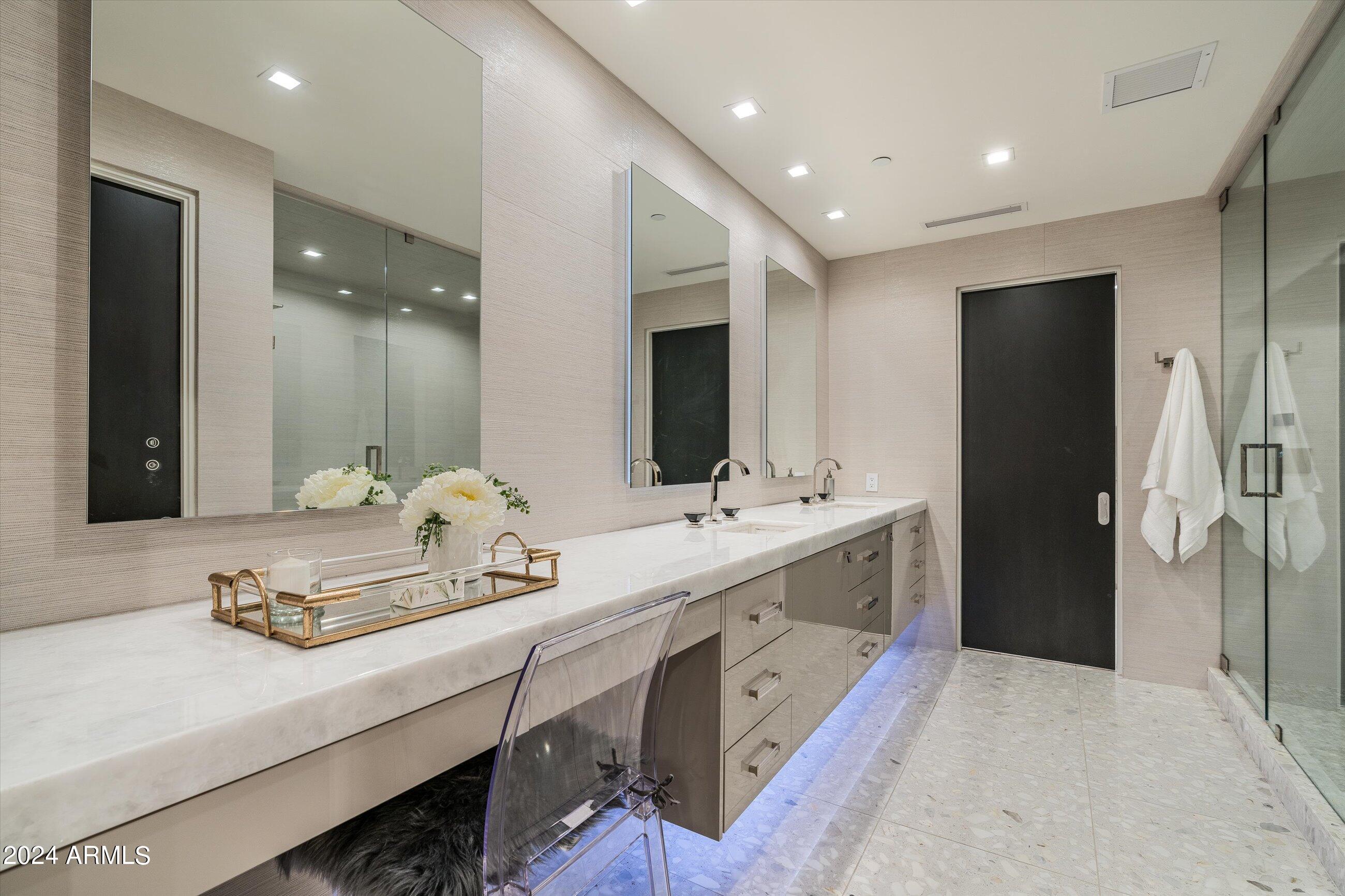 7175 E Camelback Road, 608