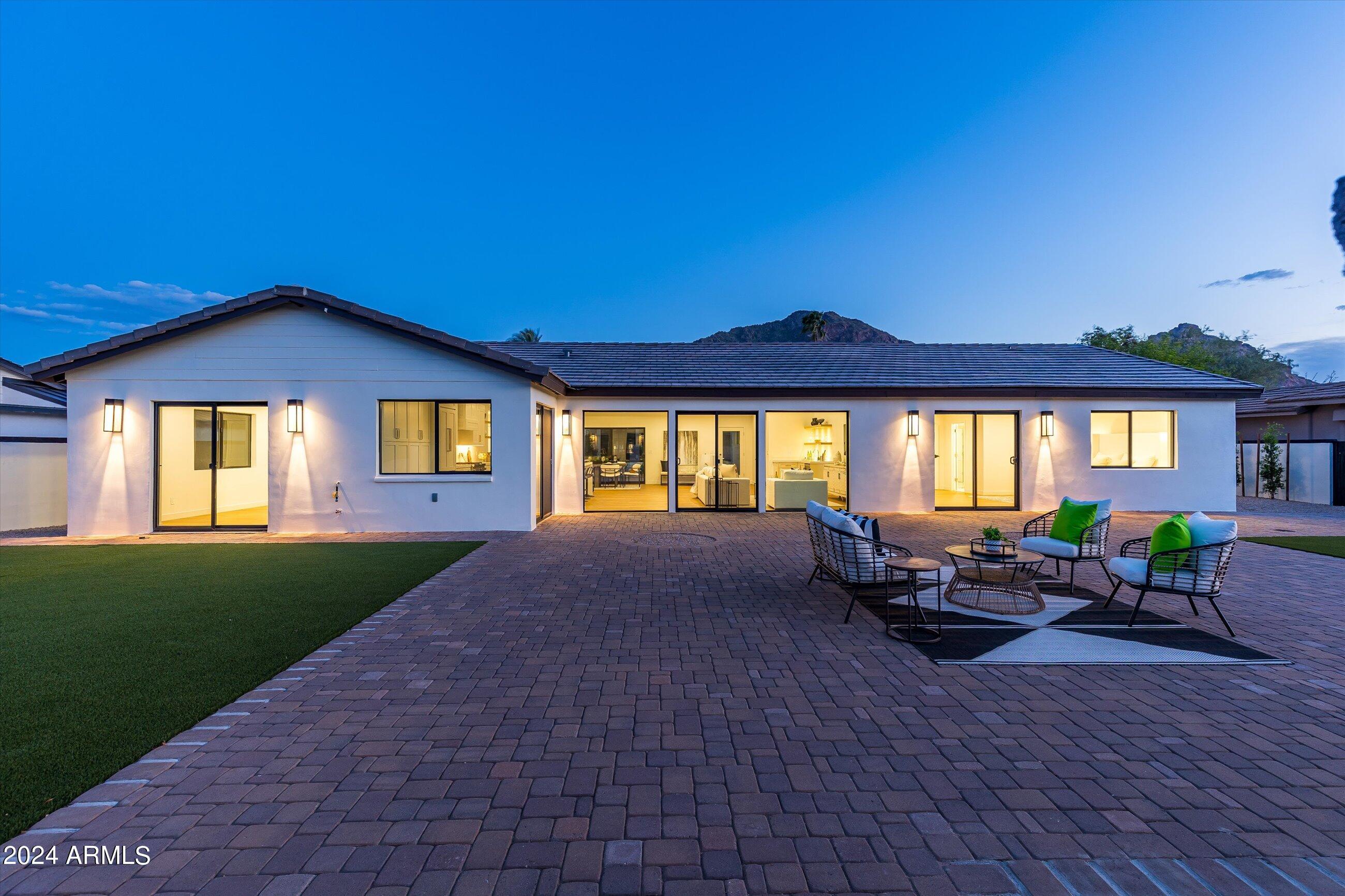 5635 E LINCOLN Drive, 4