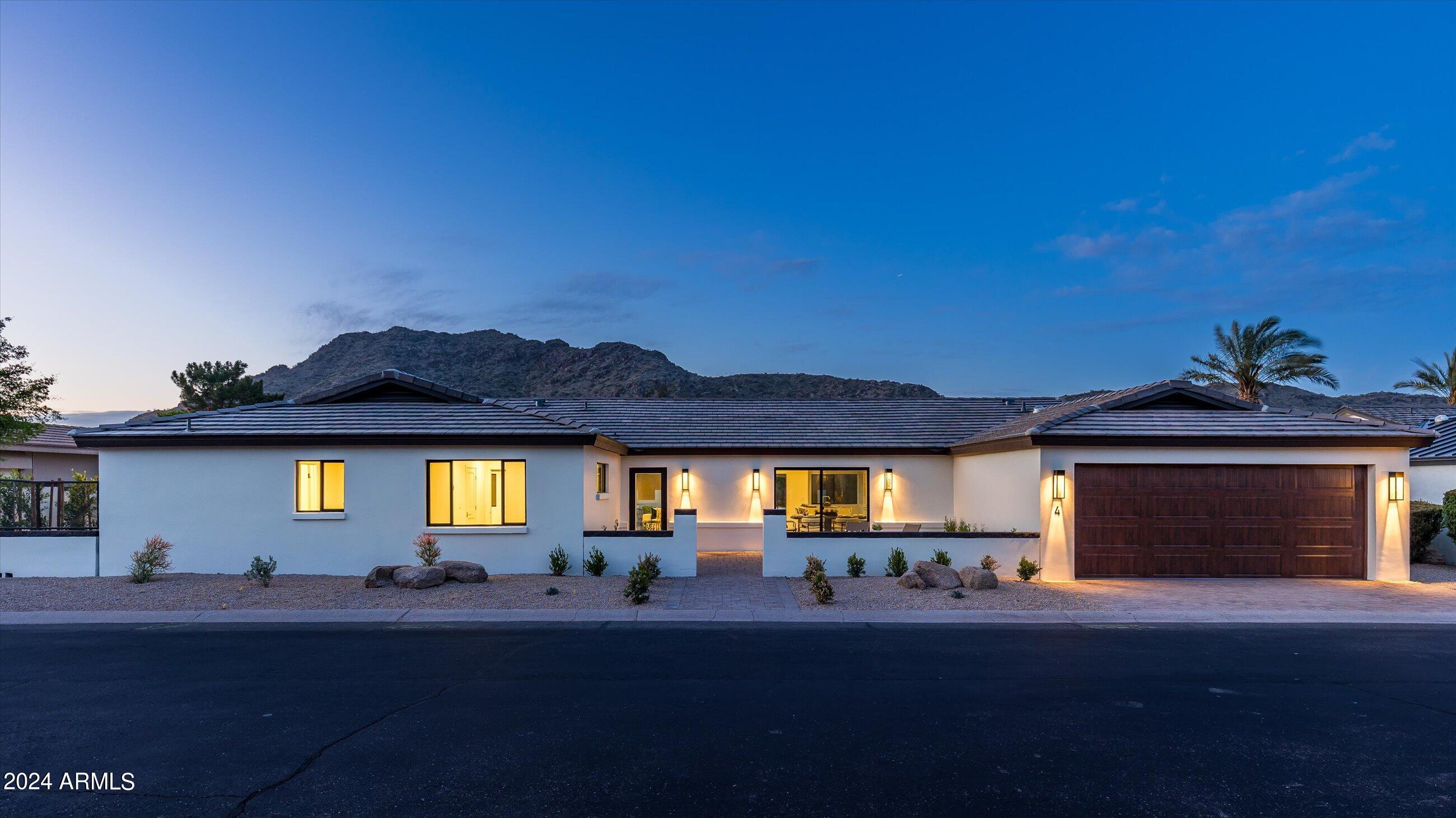 5635 E LINCOLN Drive, 4