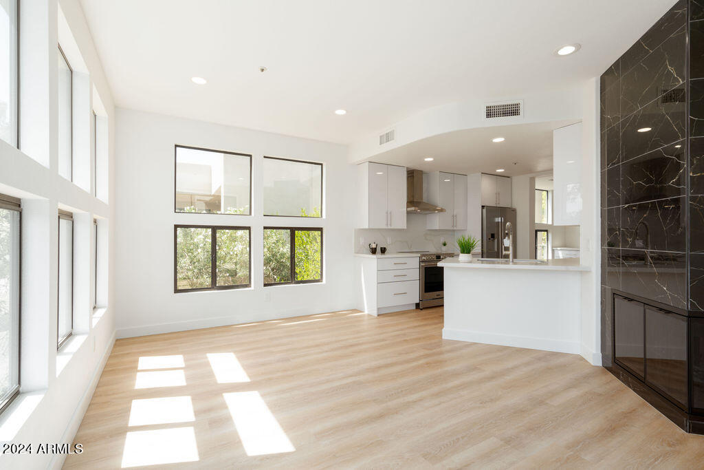 7700 E GAINEY RANCH Road, 233
