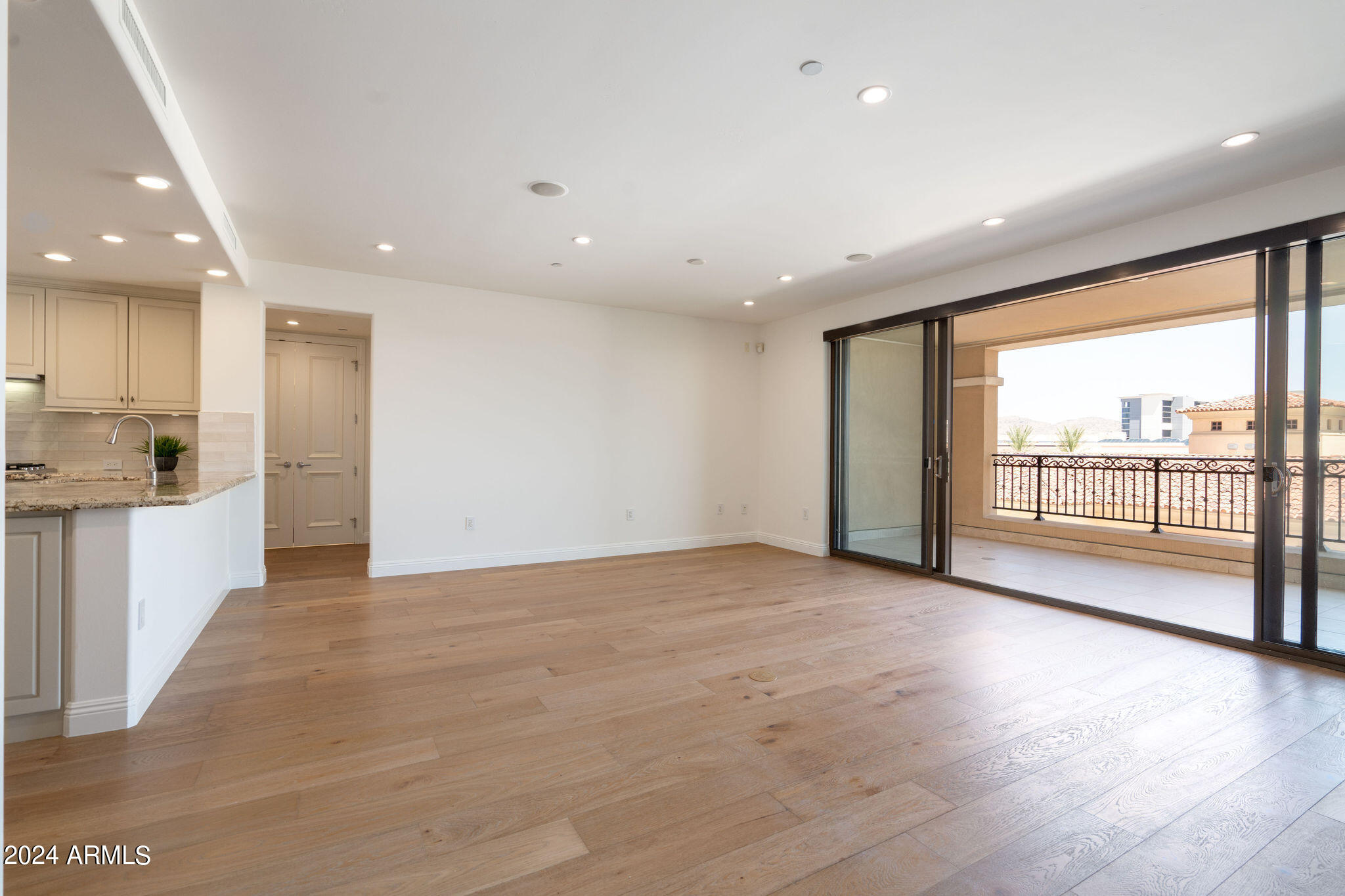 7181 E Camelback Road, 504