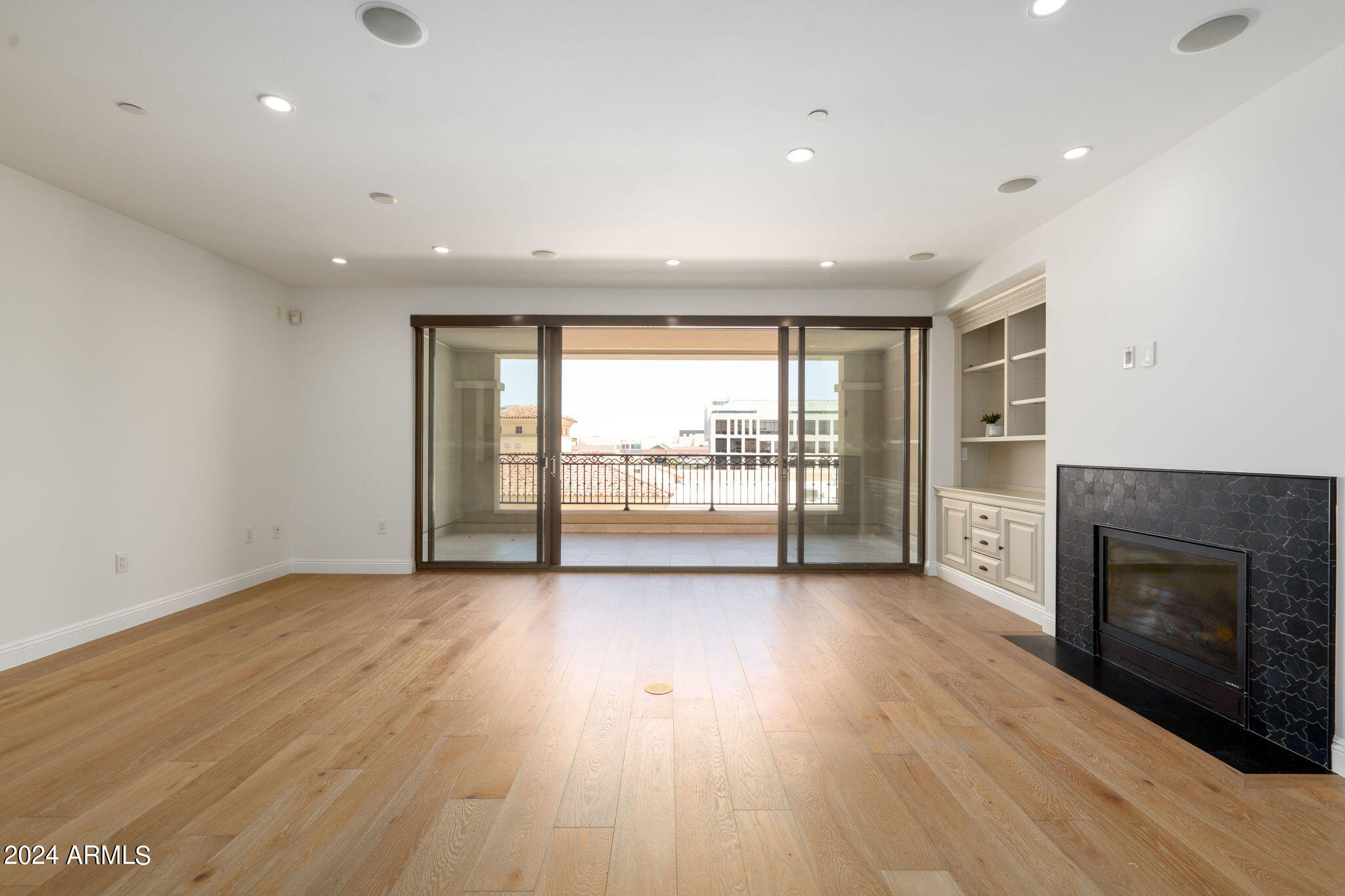 7181 E Camelback Road, 504