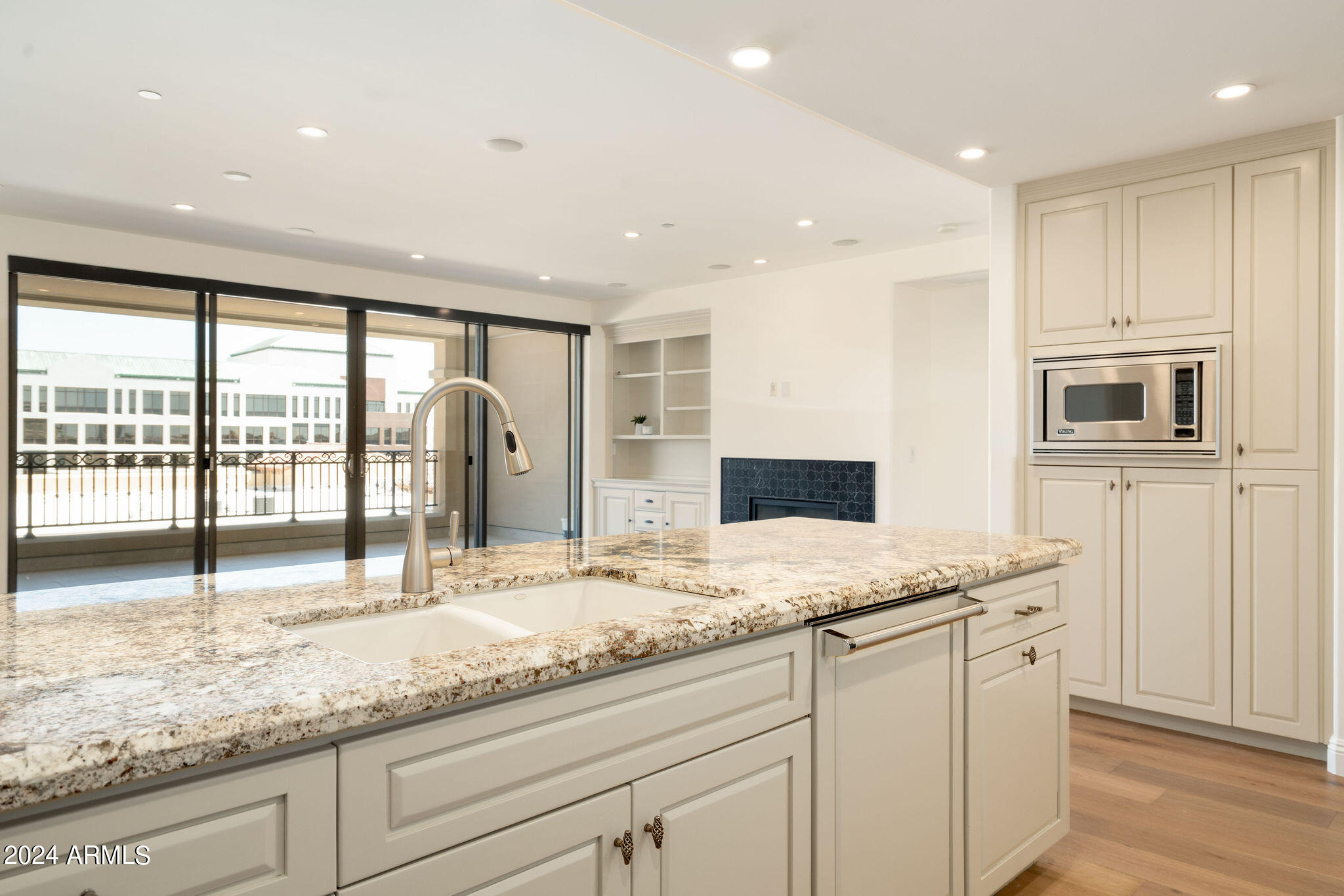 7181 E Camelback Road, 504