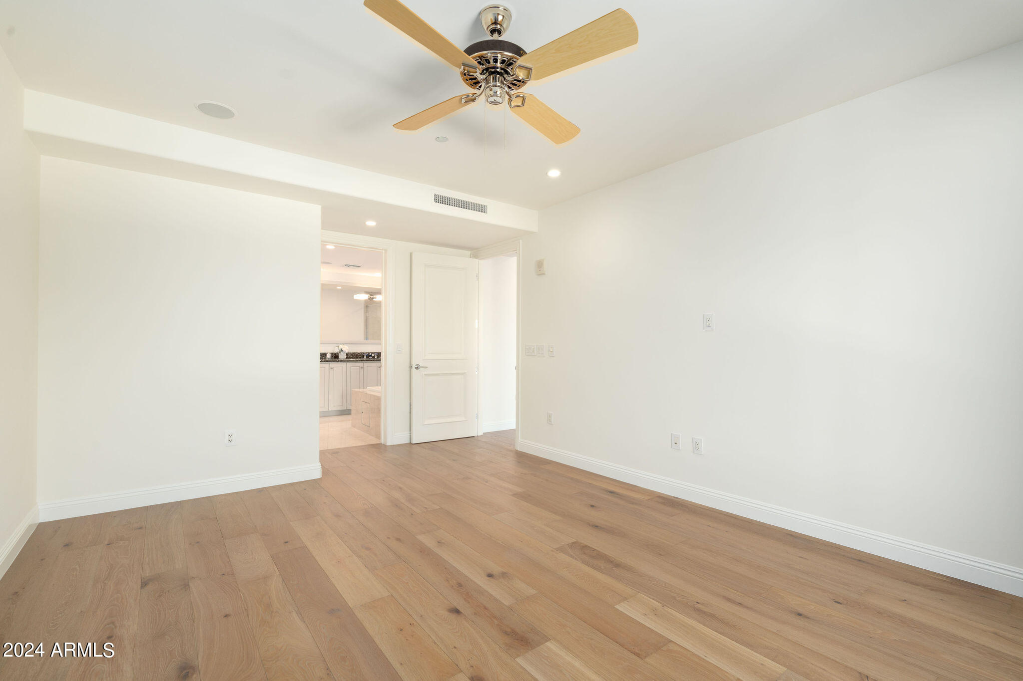 7181 E Camelback Road, 504