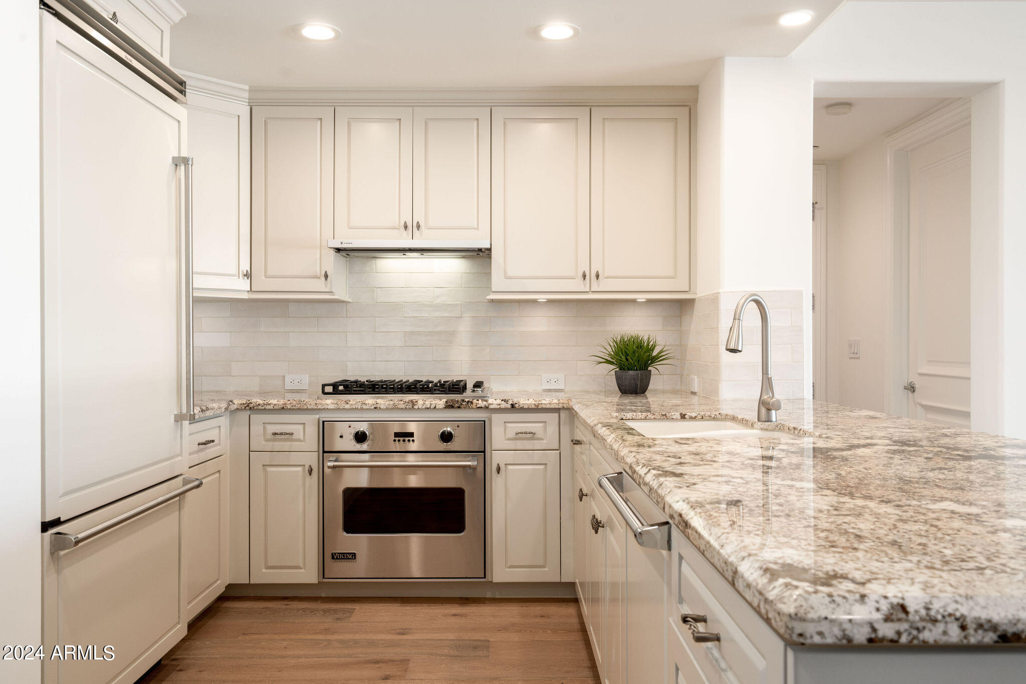 7181 E Camelback Road, 504