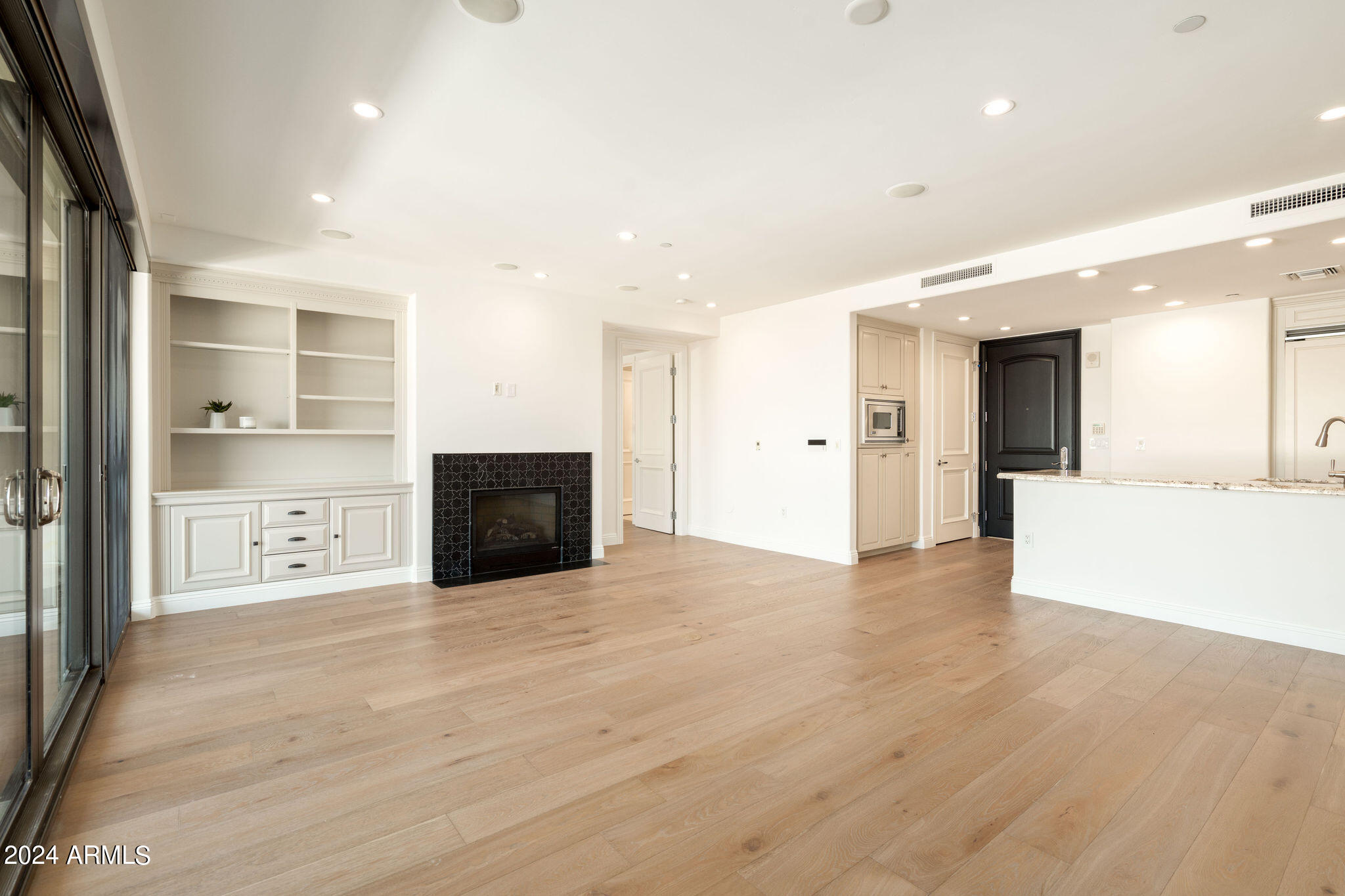 7181 E Camelback Road, 504