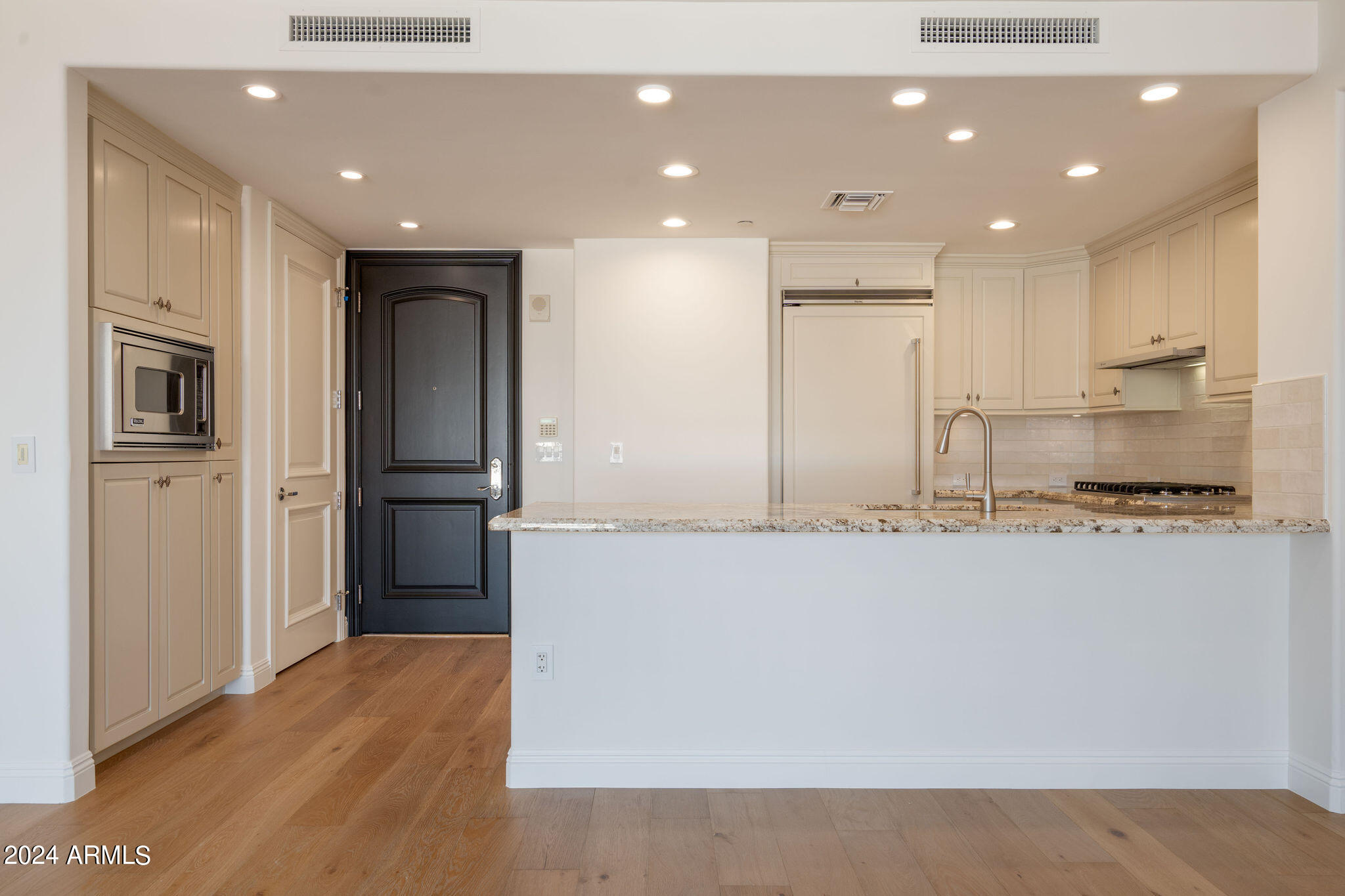 7181 E Camelback Road, 504