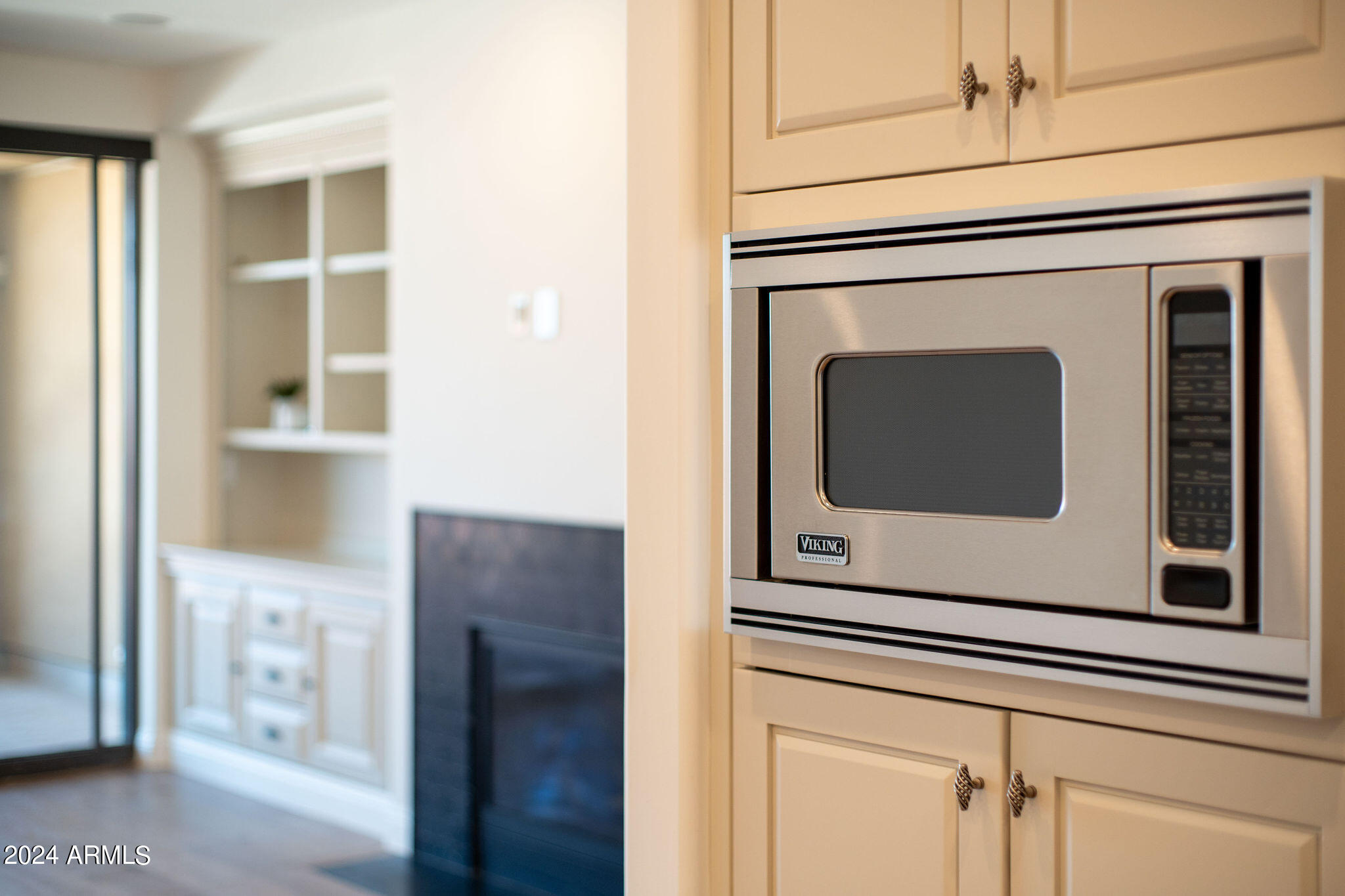 7181 E Camelback Road, 504