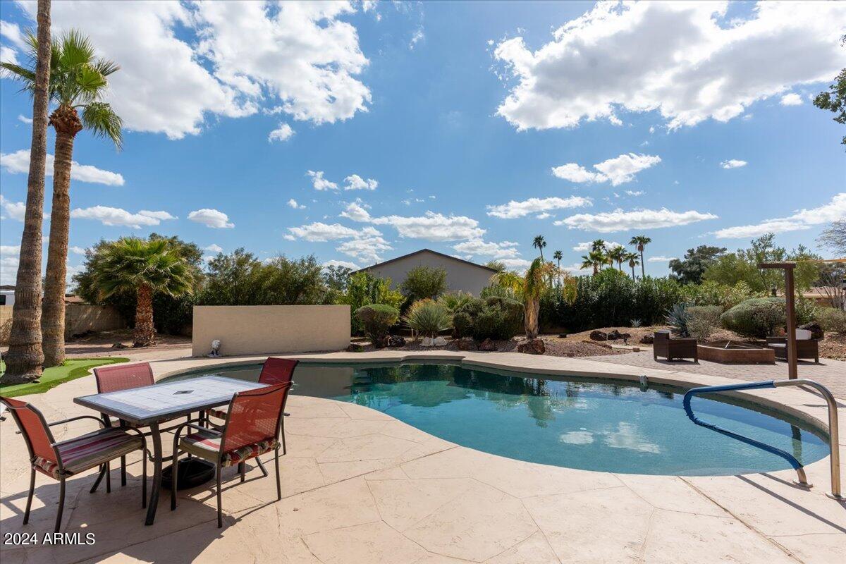 6235 E THUNDERBIRD Road