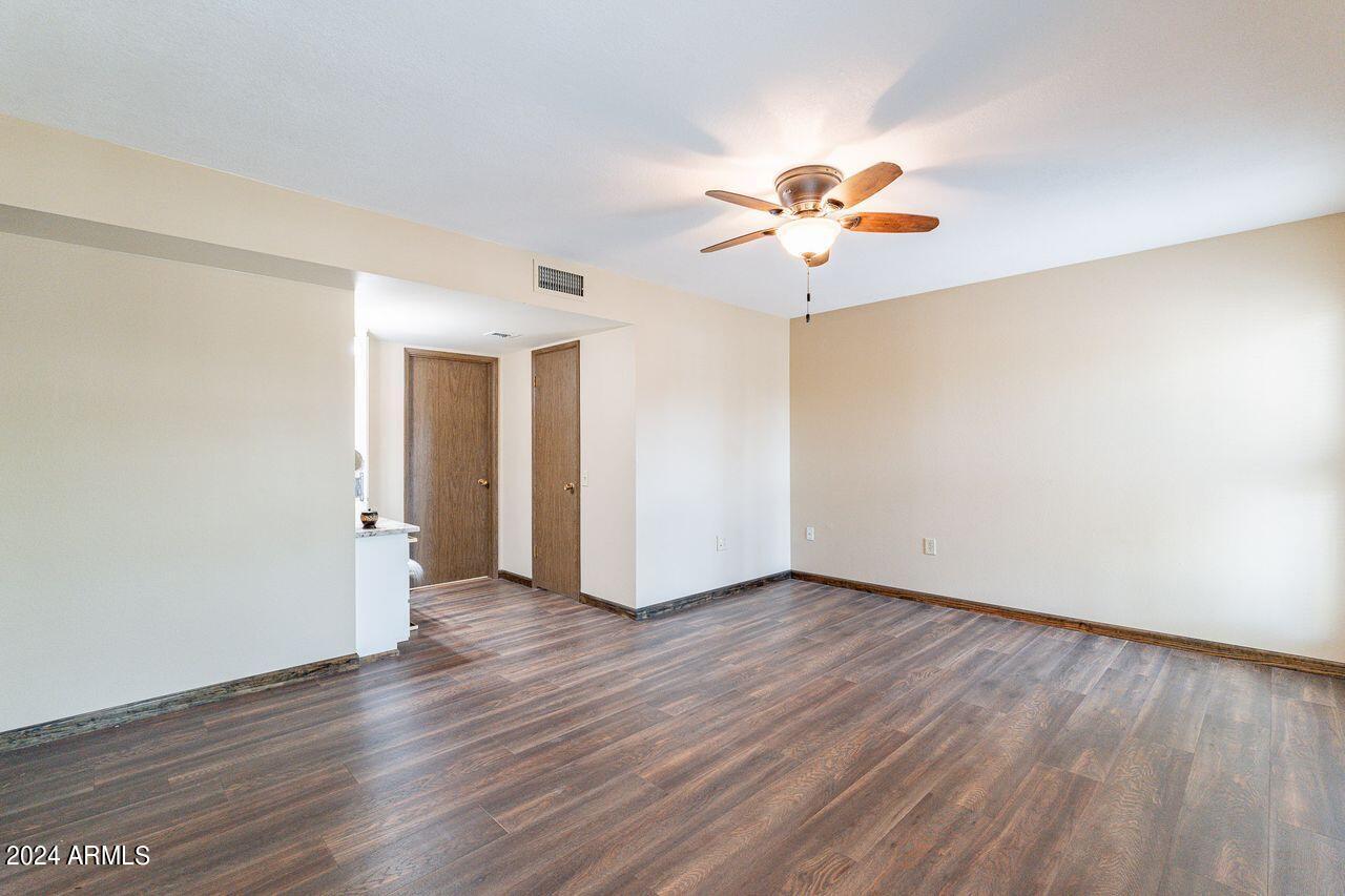 10726 W WILLOWBROOK Drive