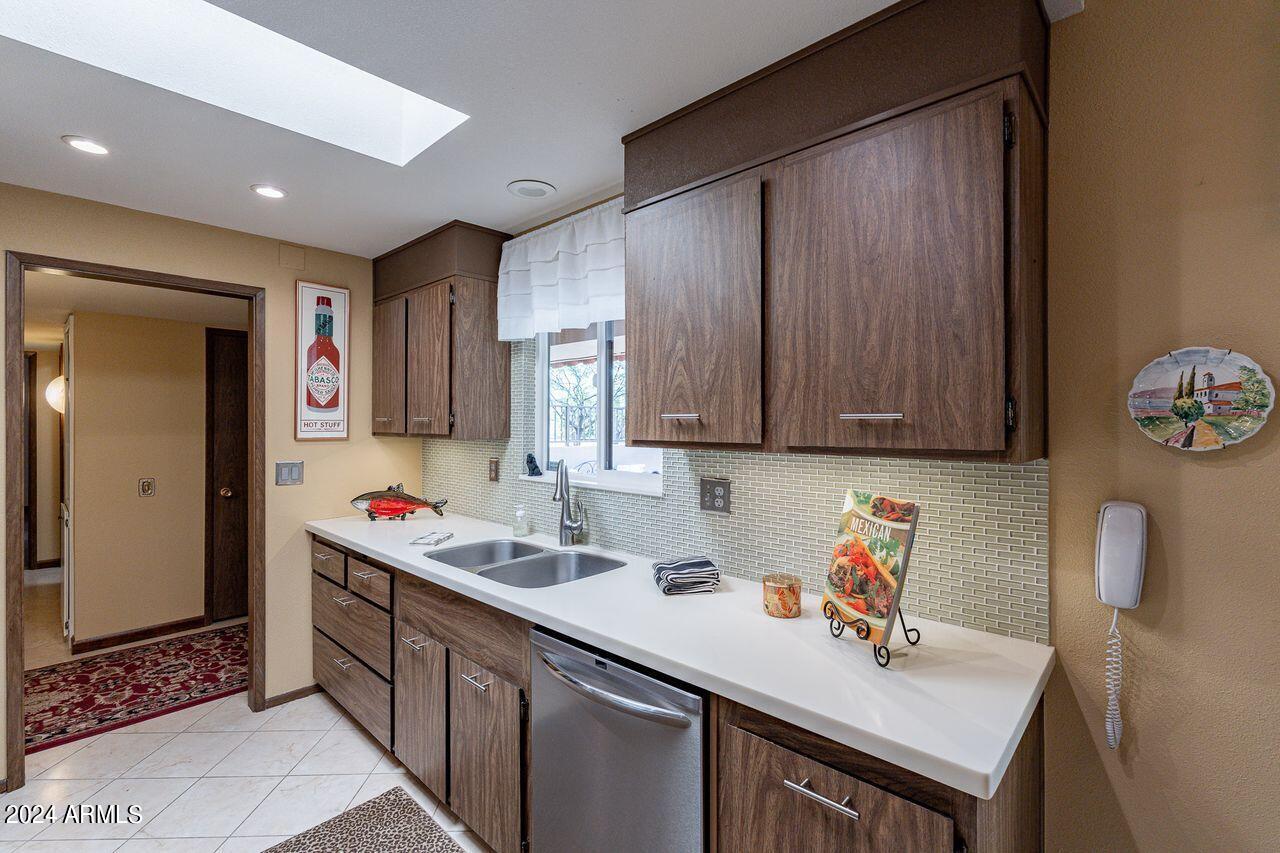 10726 W WILLOWBROOK Drive