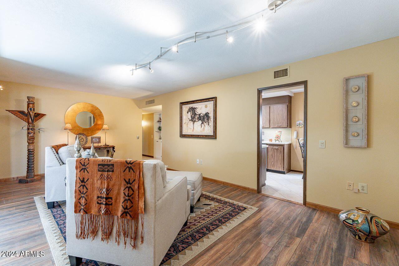 10726 W WILLOWBROOK Drive