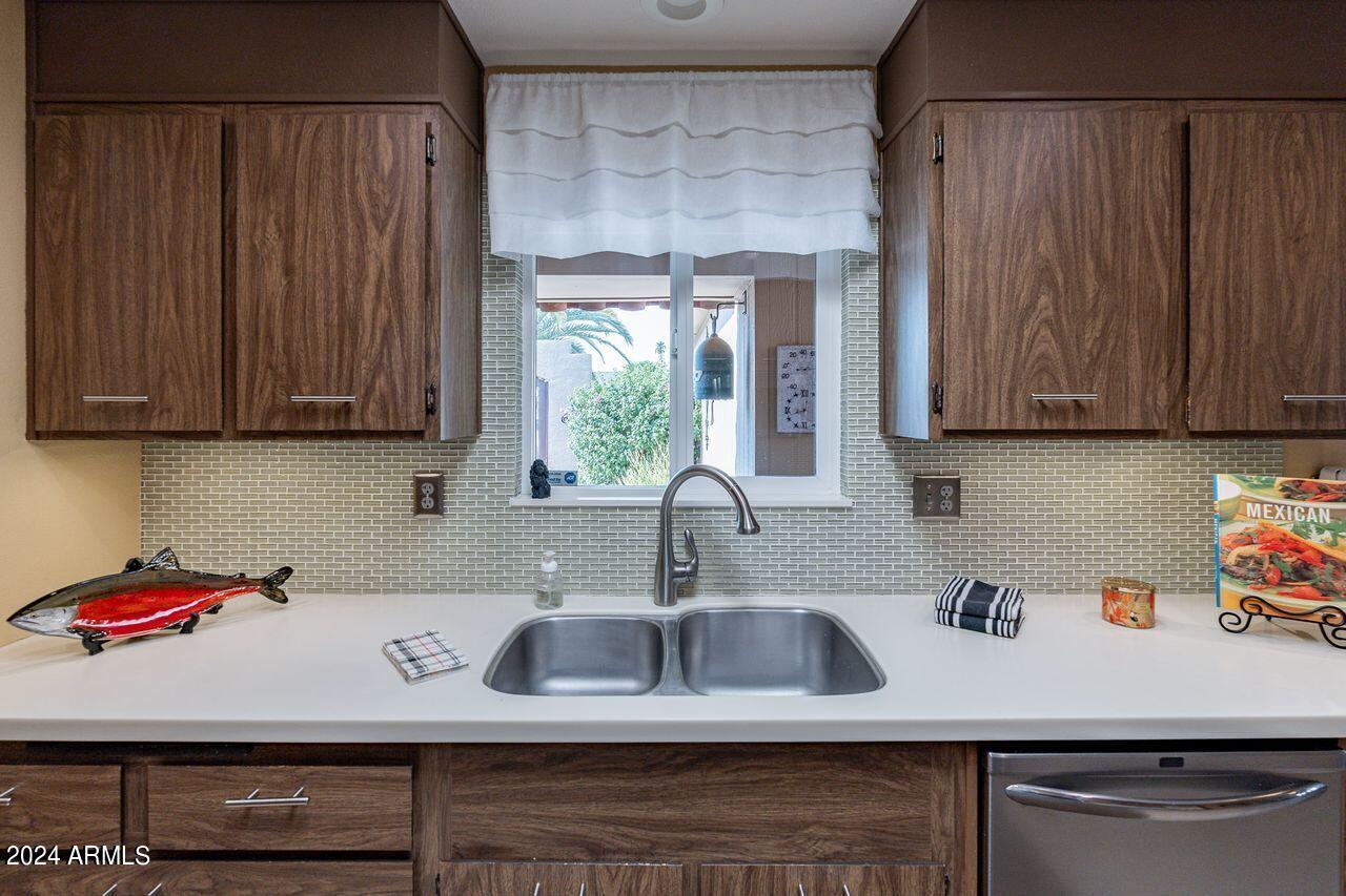 10726 W WILLOWBROOK Drive