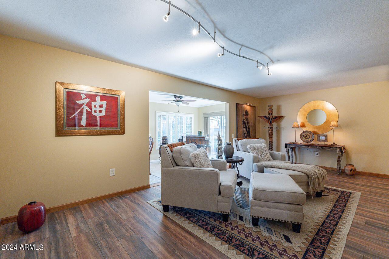 10726 W WILLOWBROOK Drive