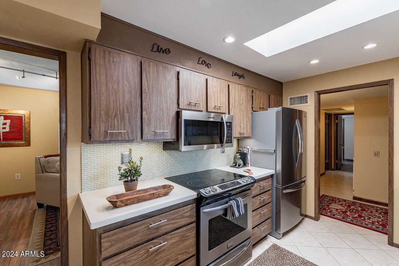 10726 W WILLOWBROOK Drive