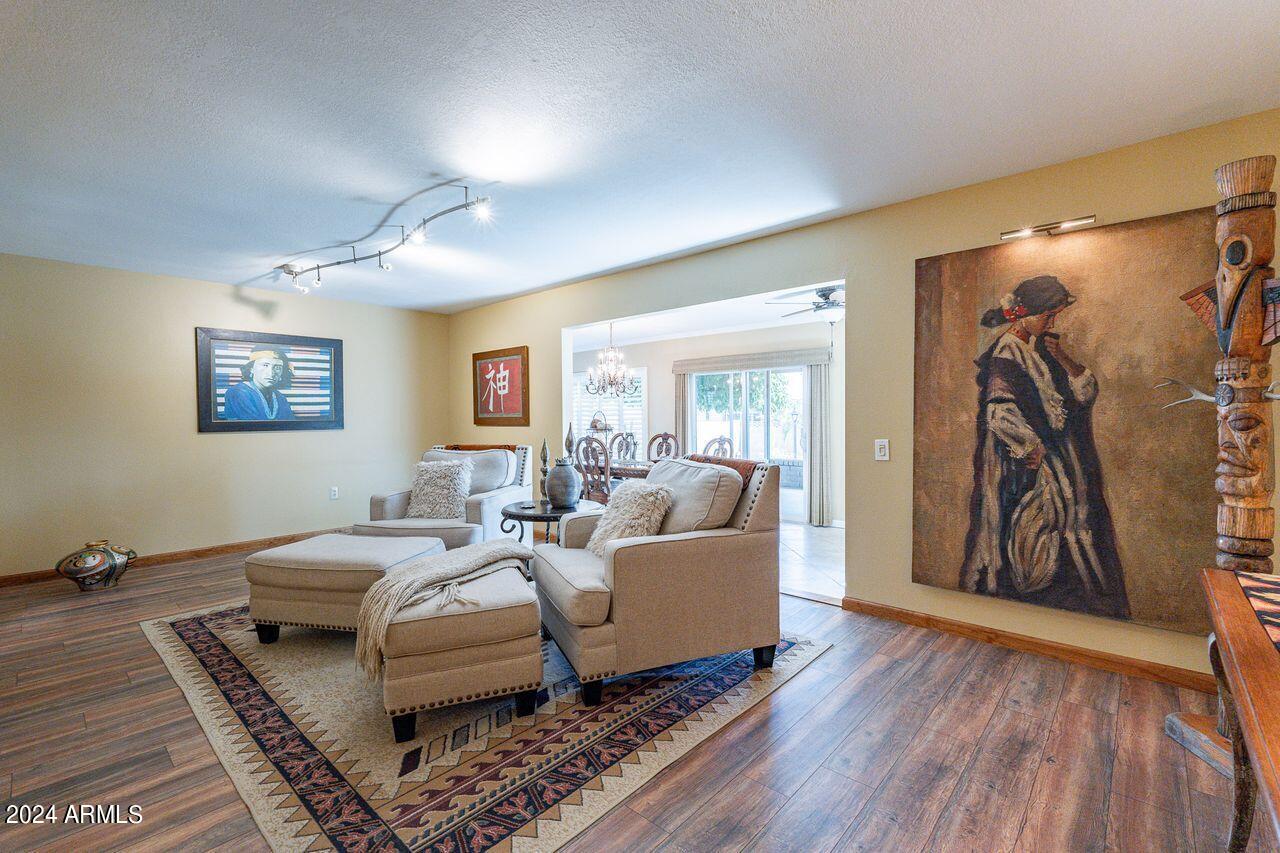 10726 W WILLOWBROOK Drive