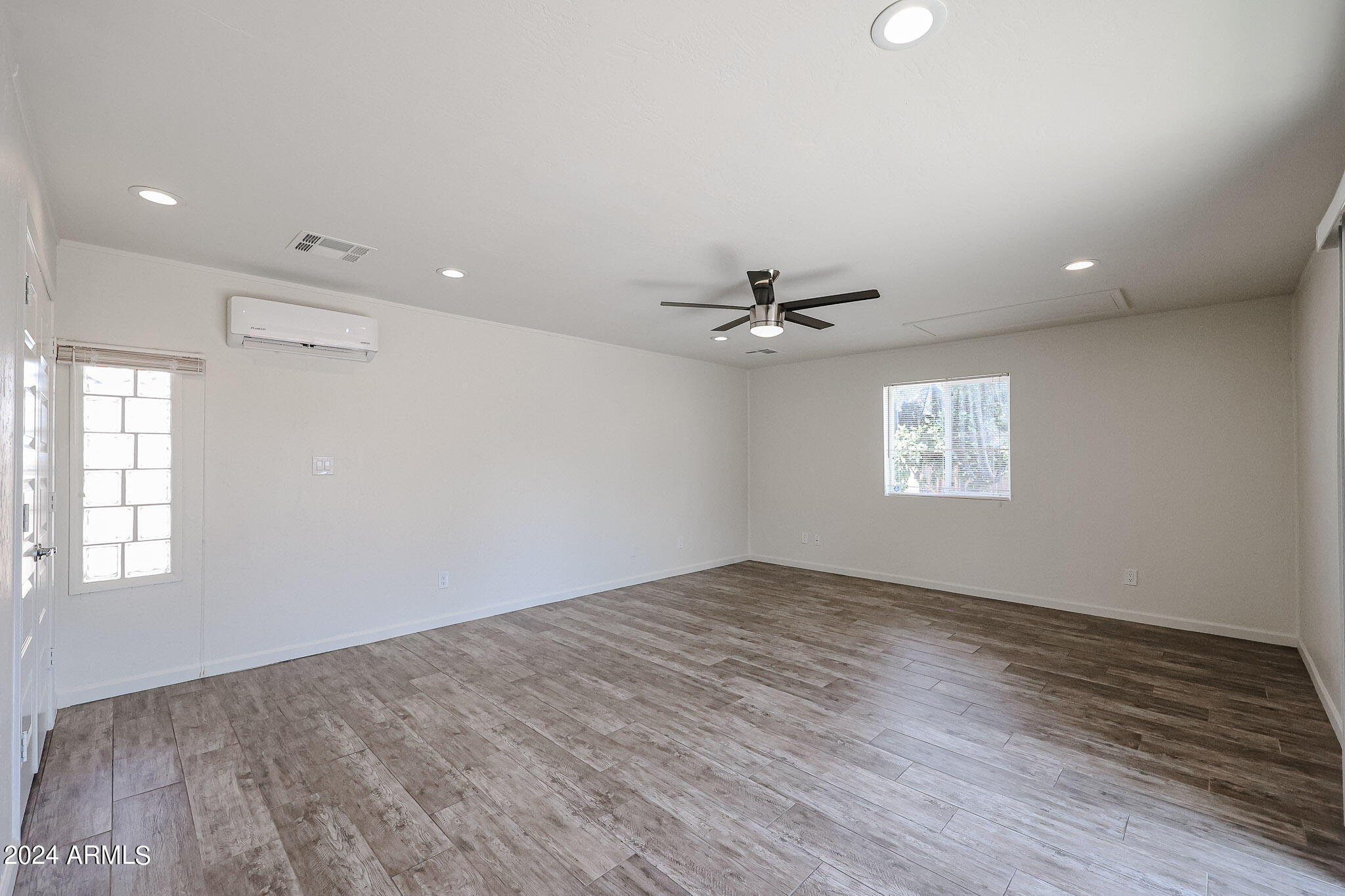 2232 E BLANCHE Drive